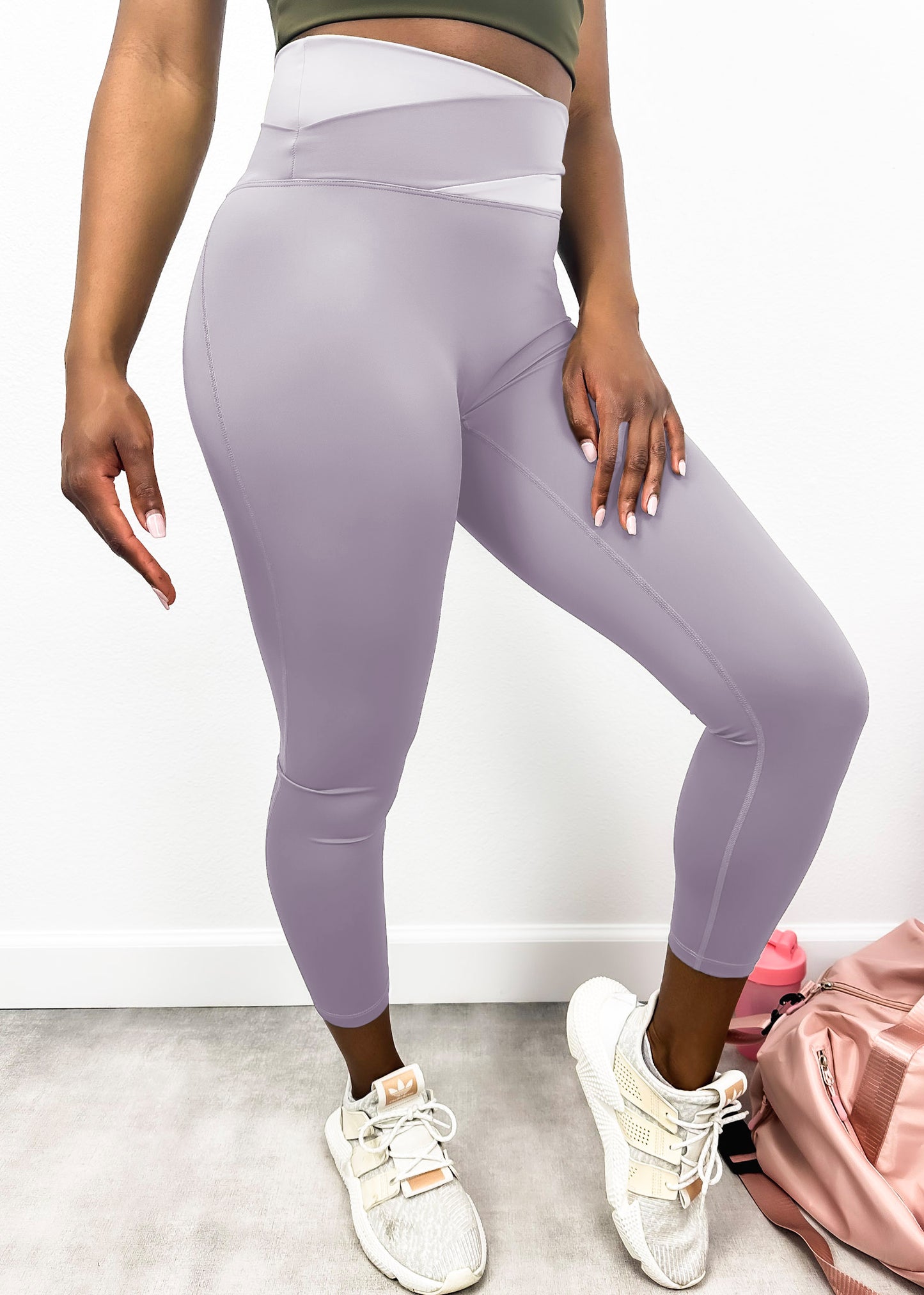 Leggings de cintura alta con diseño cruzado de dos tonos