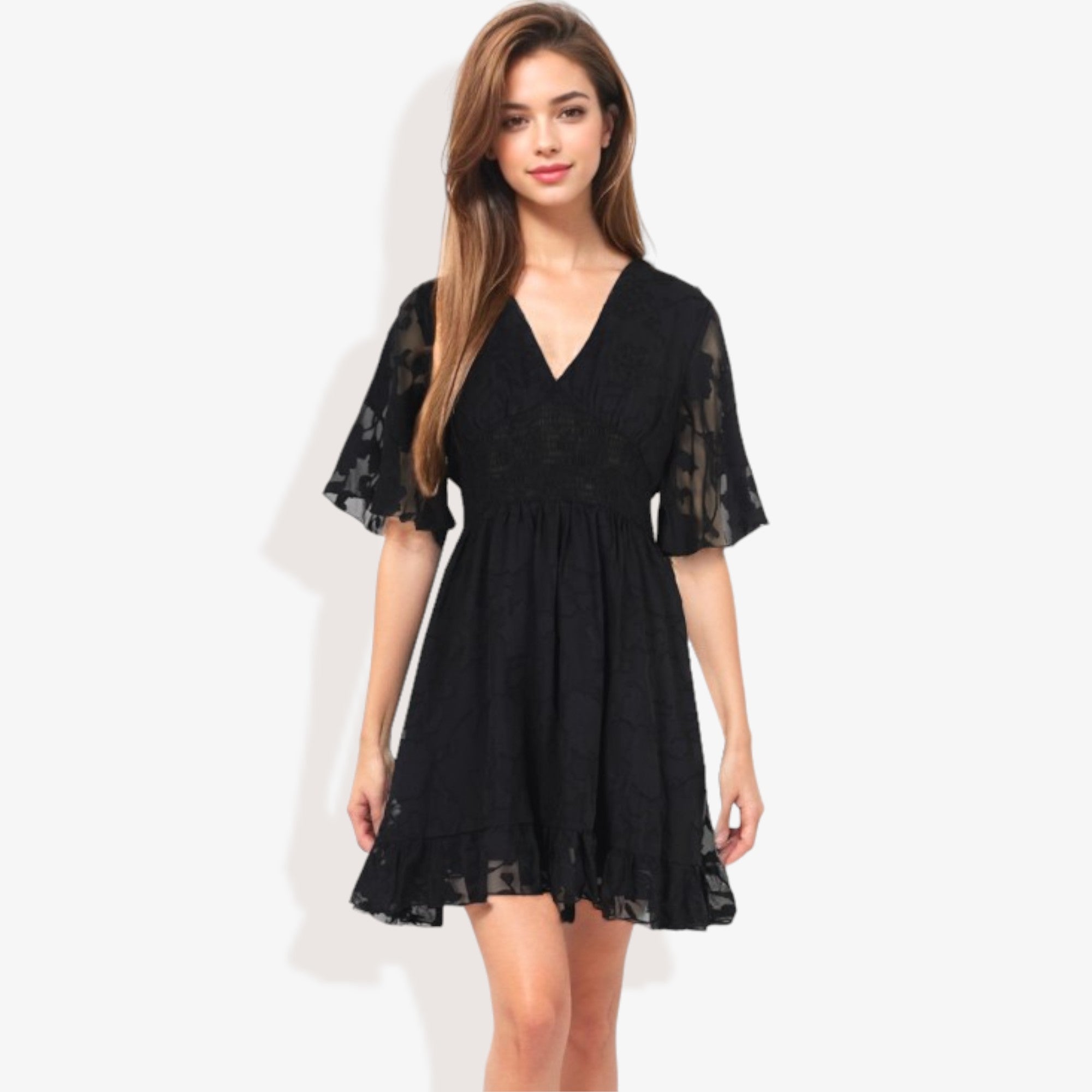 Vestido mini de encaje con escote en V y manga corta