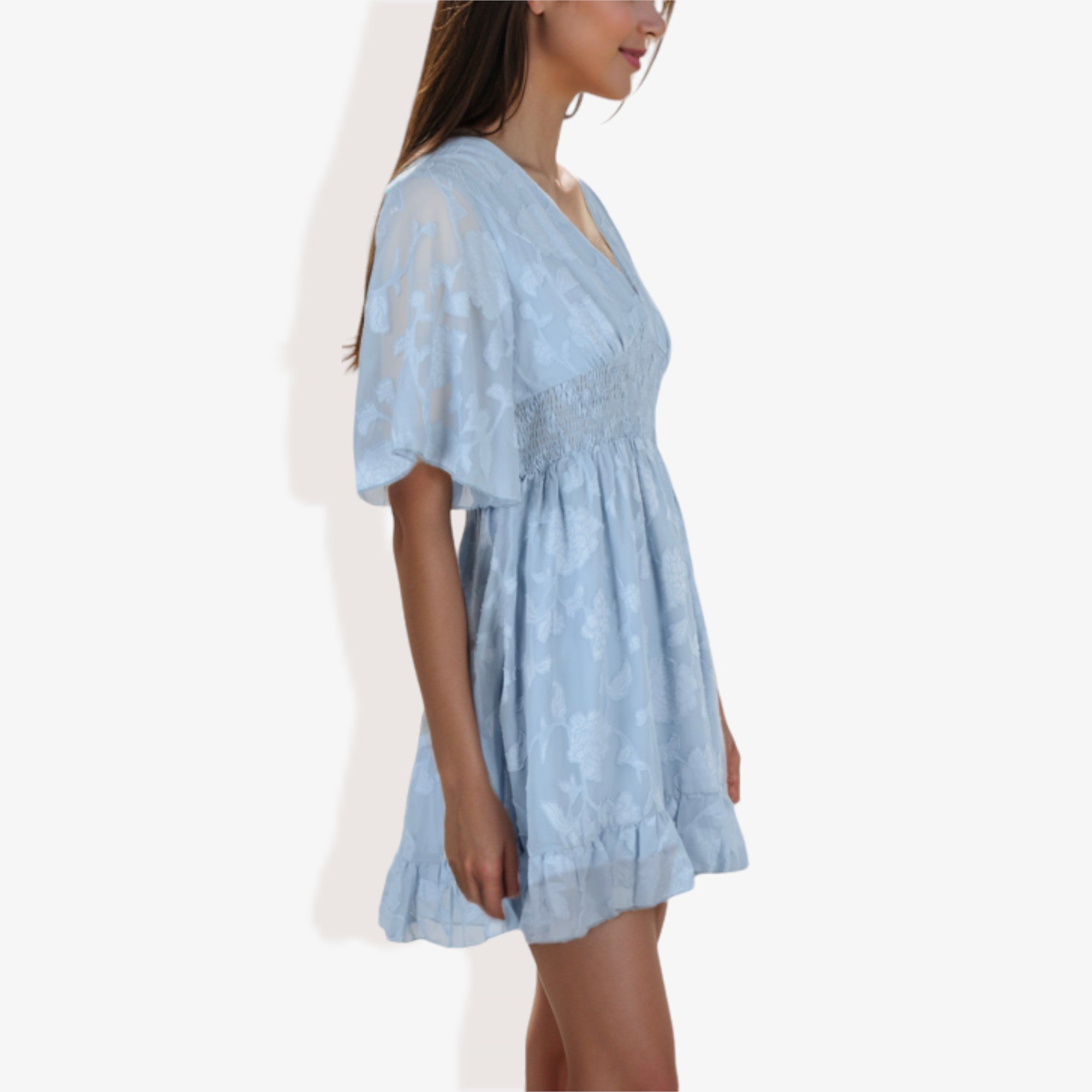 Vestido mini de encaje con escote en V y manga corta