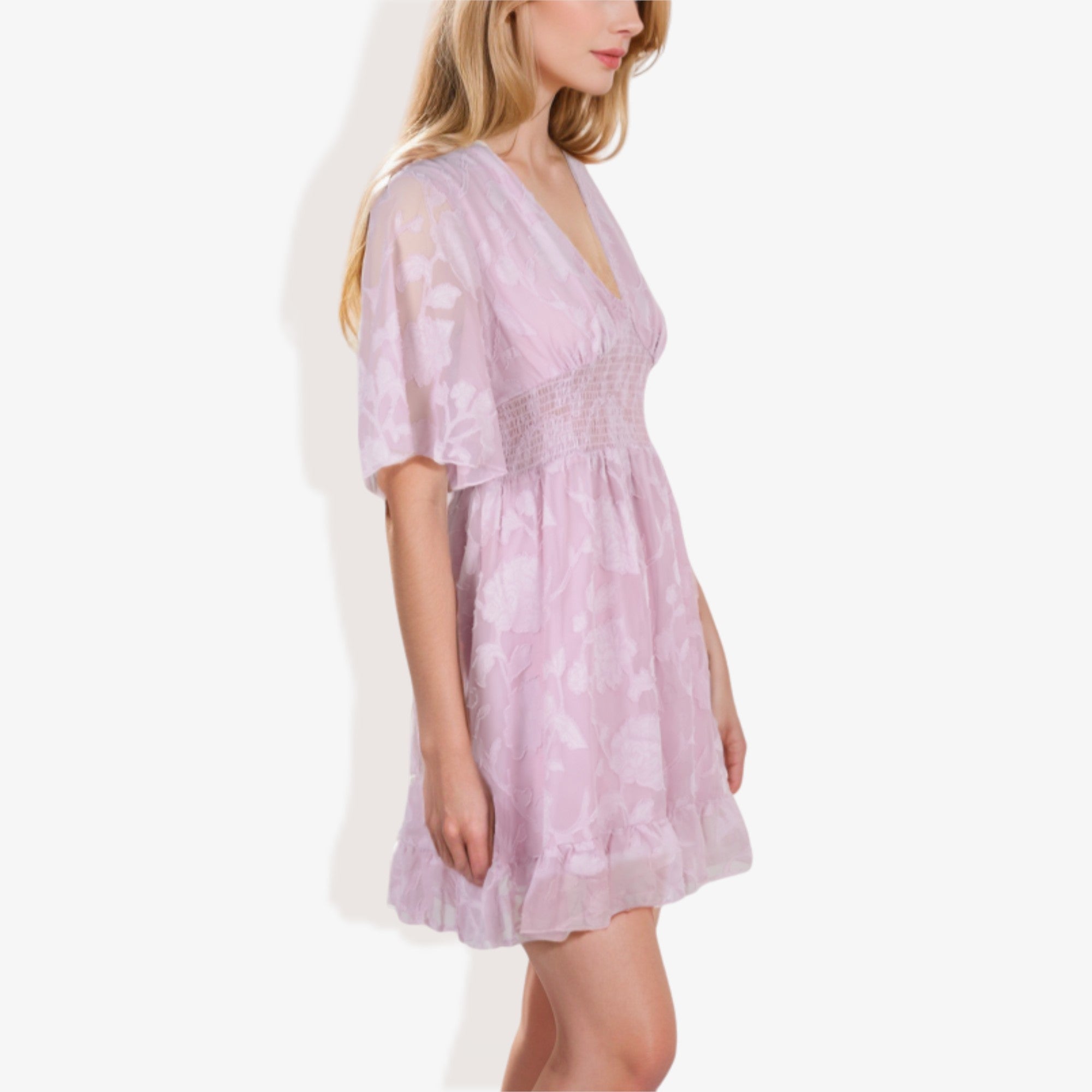 Vestido mini de encaje con escote en V y manga corta