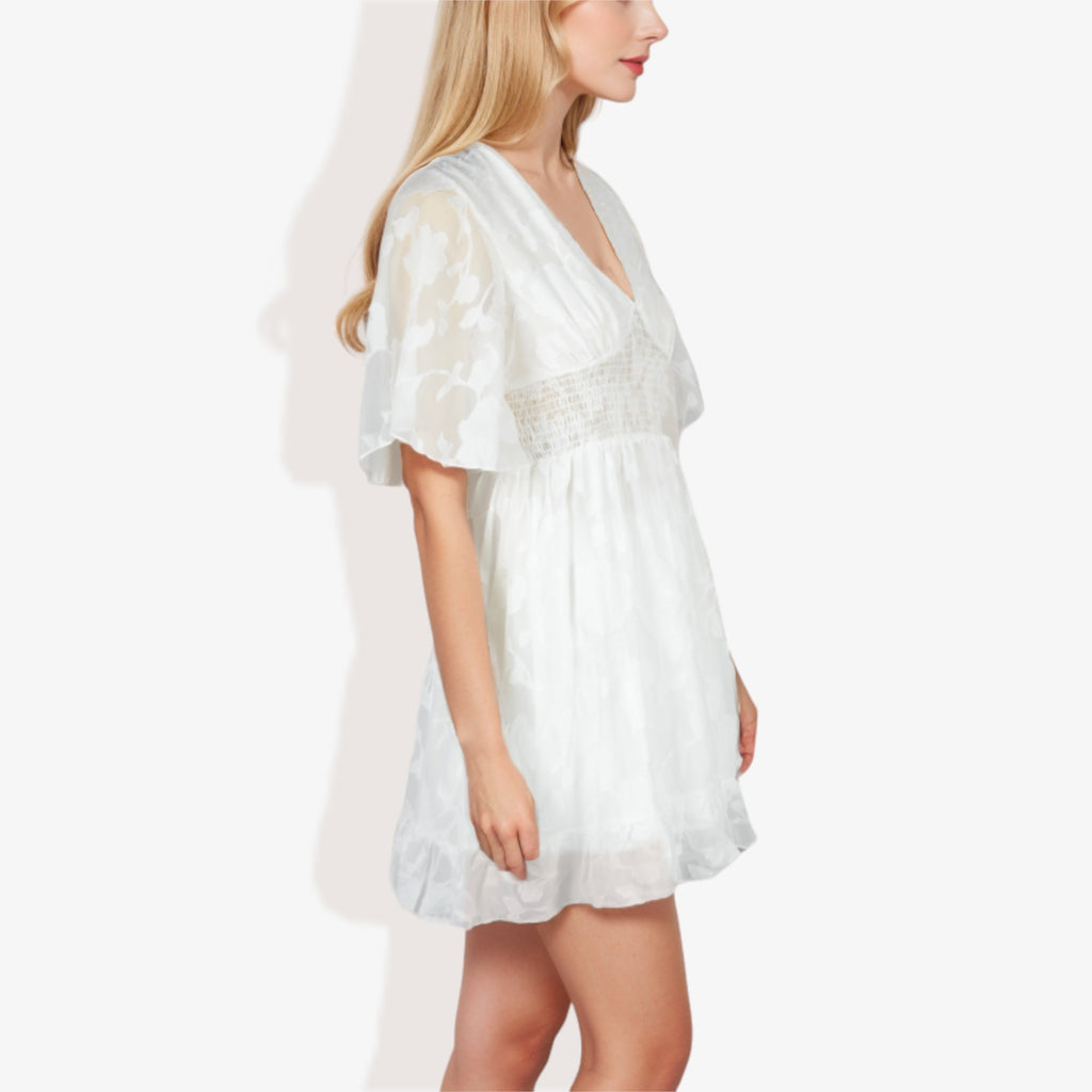 Vestido mini de encaje con escote en V y manga corta