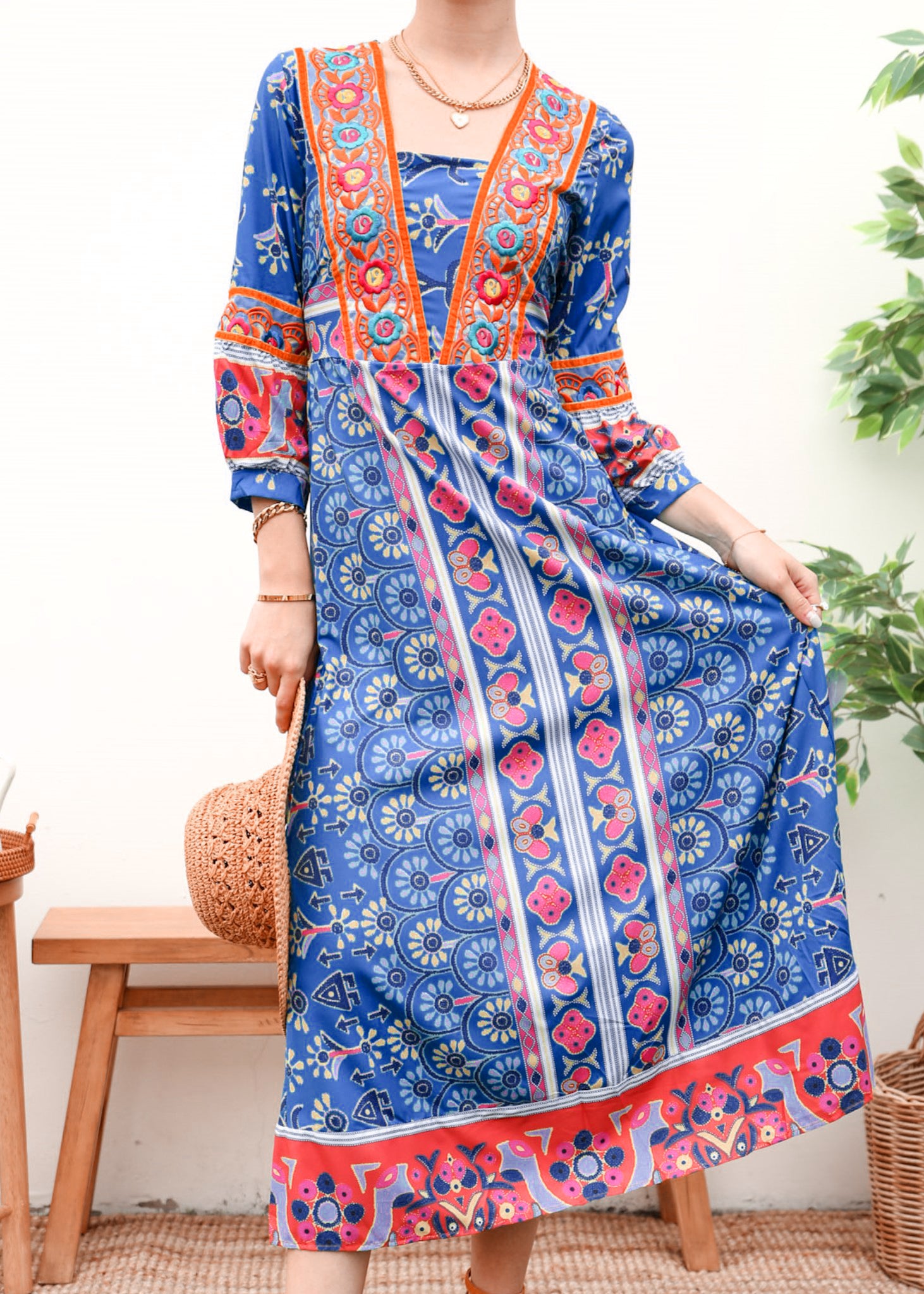 Vestido caftán geométrico con cuello recto 