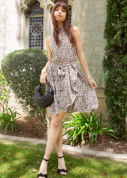Vestido halter con abertura frontal y flores