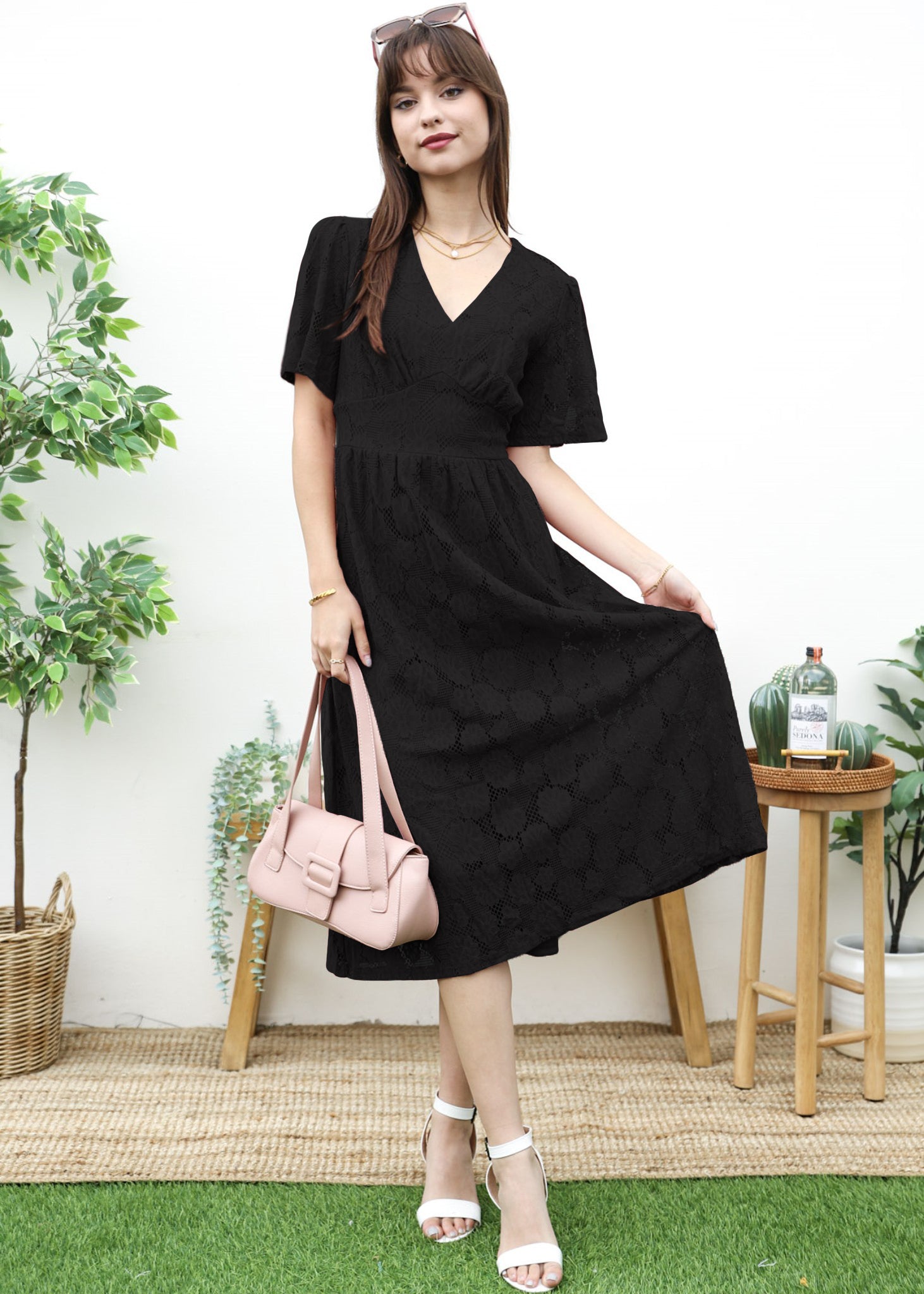Vestido midi de encaje floral 