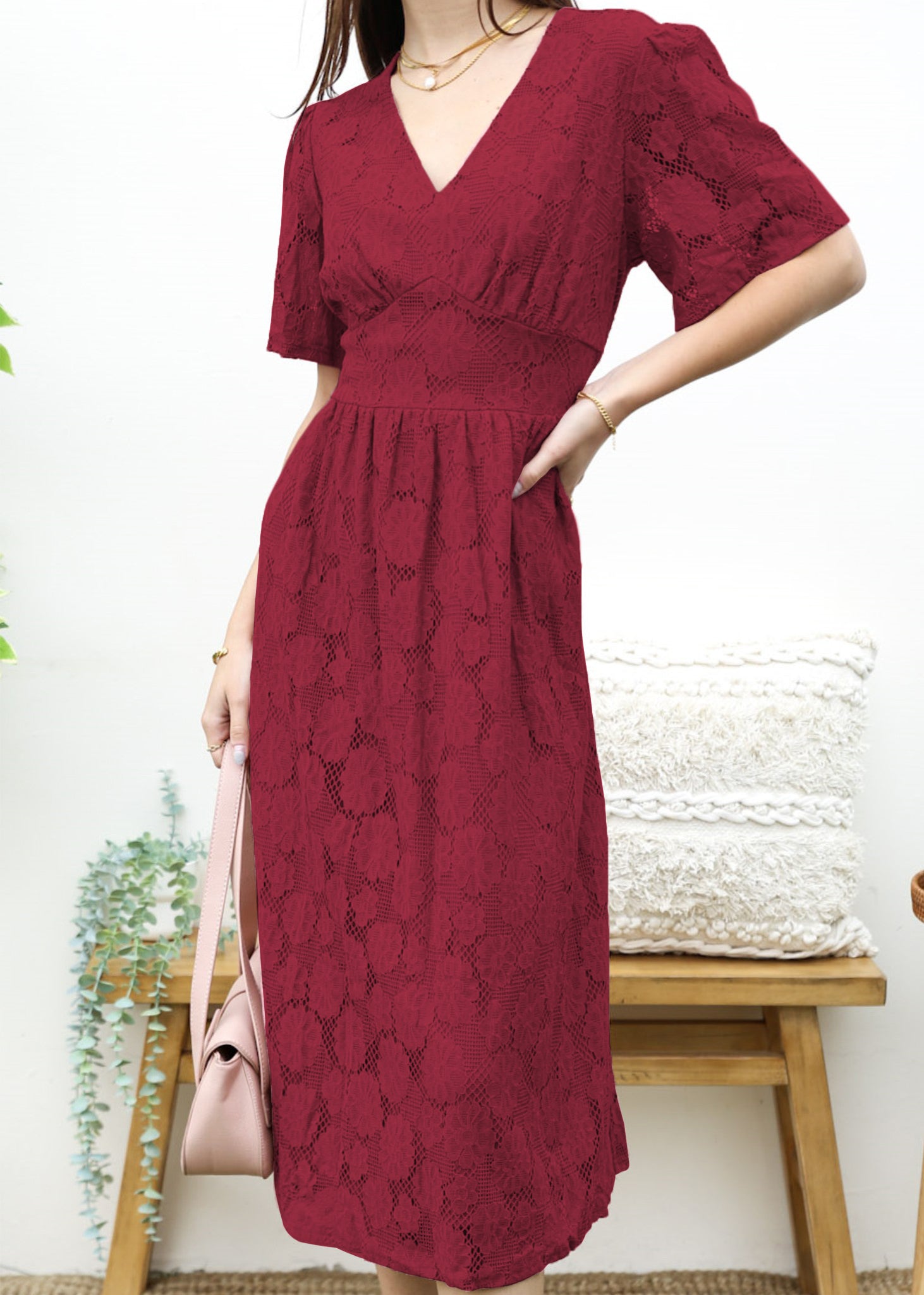 Vestido midi de encaje floral 