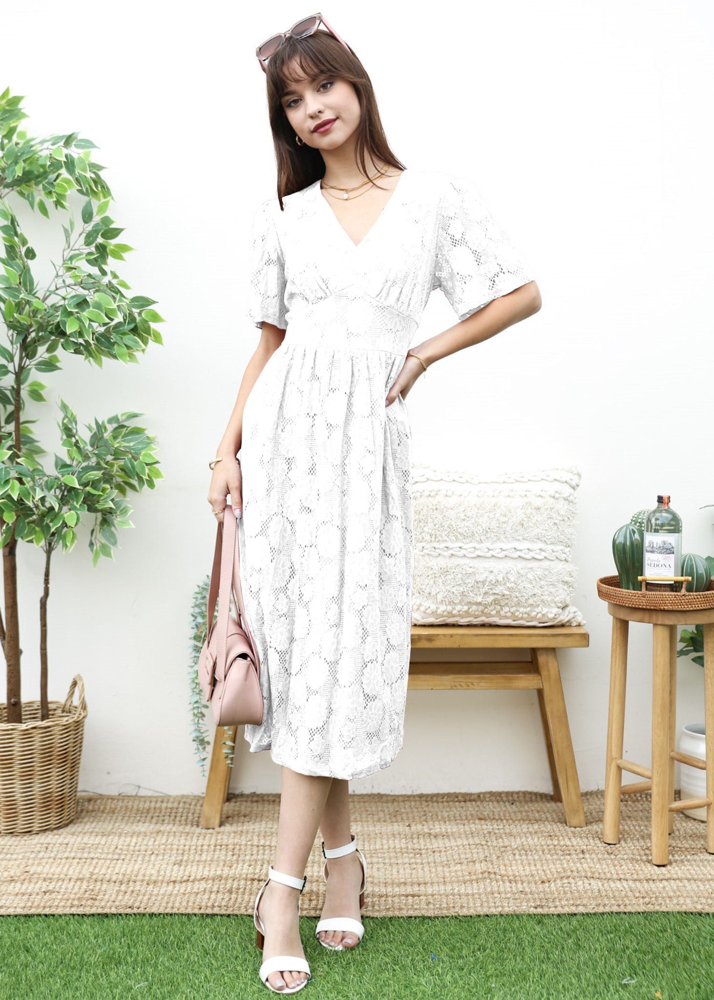 Vestido midi de encaje floral 