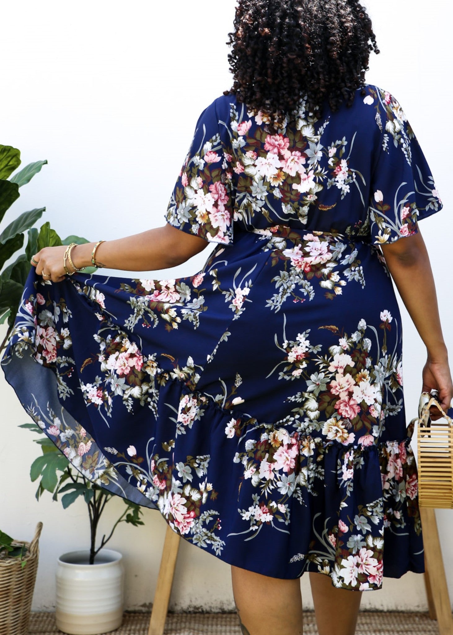 Plus Size V Neck Floral Print Flowy Navy Maxi Dress - Plus-4X-20W-22W / Navy Plus Size V Neck Floral Print Flowy Navy Maxi Dress - Plus-4X-20W-22W / Navy