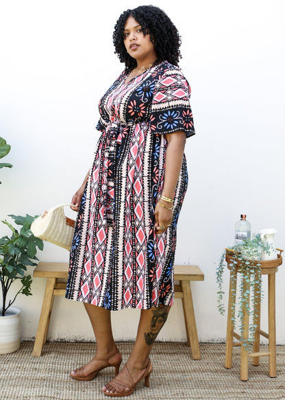 Vestido midi con estampado geométrico y cinturón anudado en talla grande 