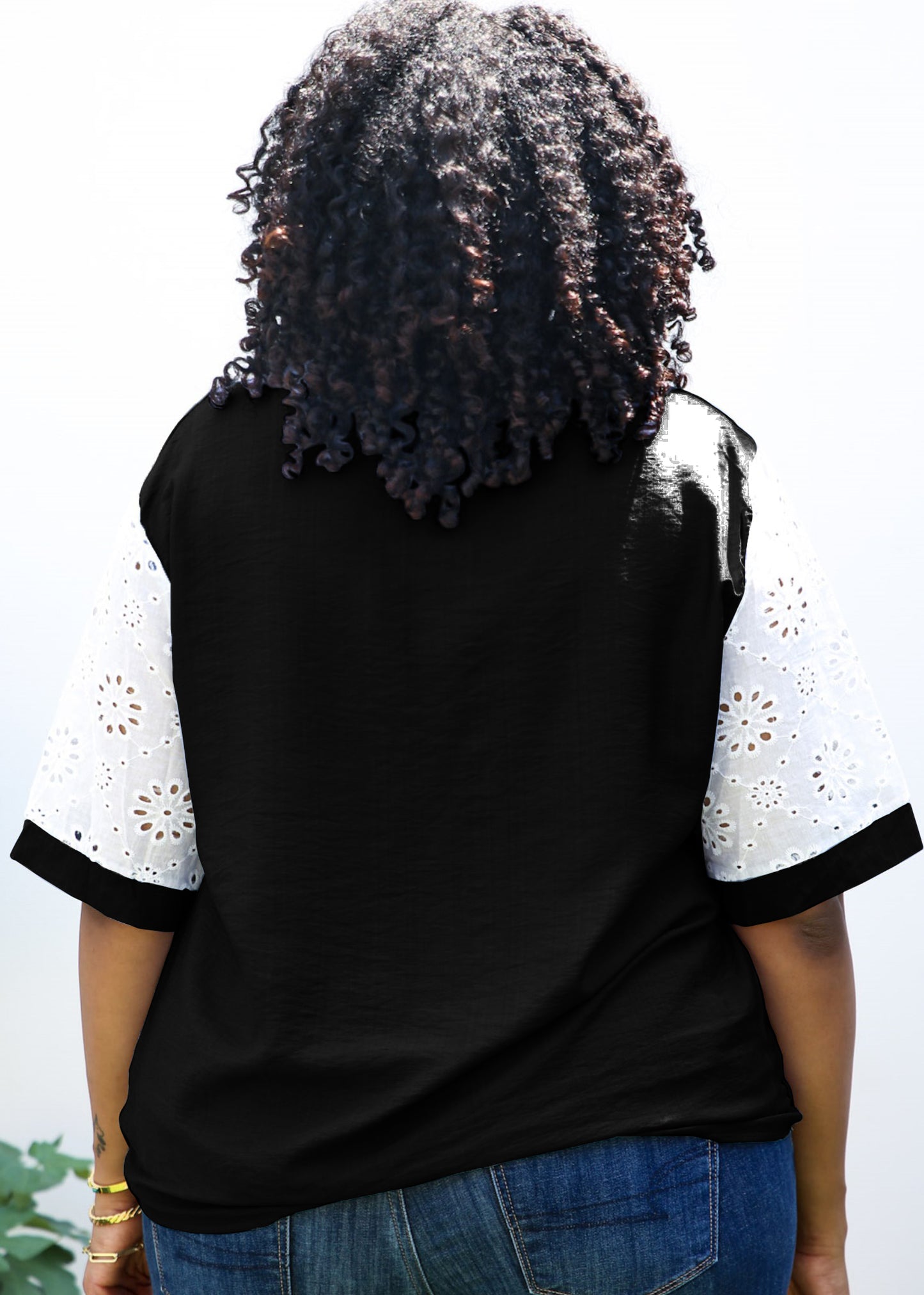 Blusa con estampado floral de crochet en blanco estilo bohemio y mangas de talla grande