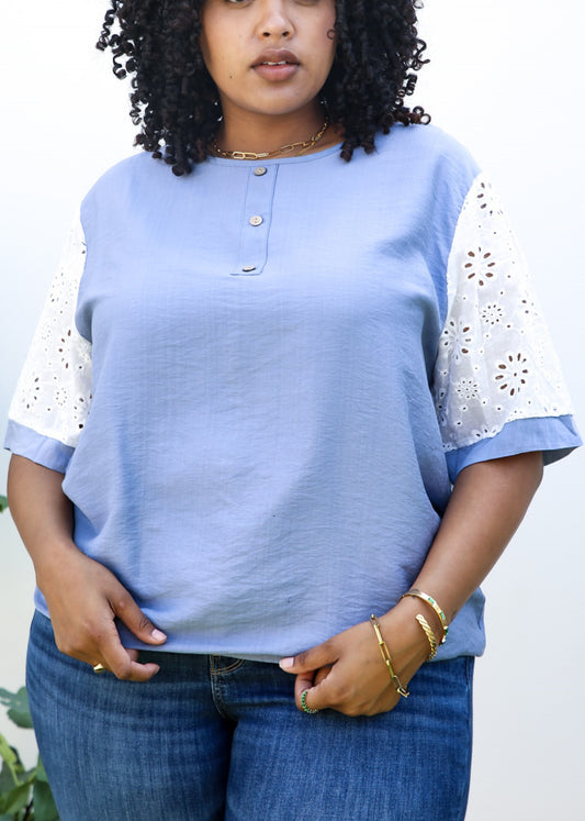 Blusa con estampado floral de crochet en blanco estilo bohemio y mangas de talla grande