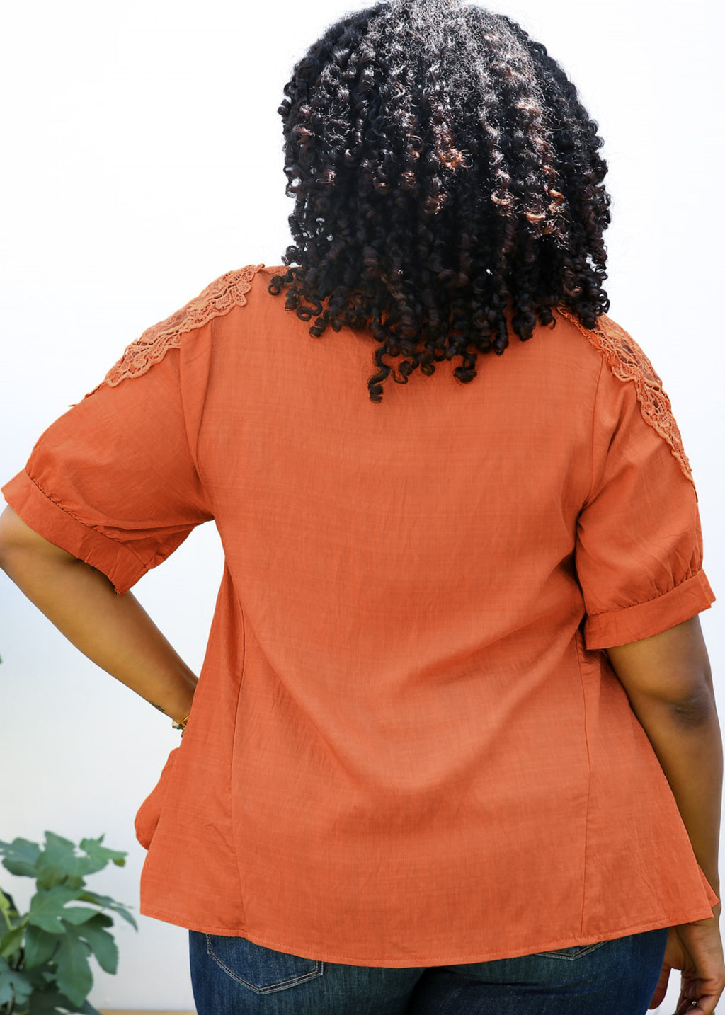 Blusa de manga corta con patrón de crochet abstracto de talla grande