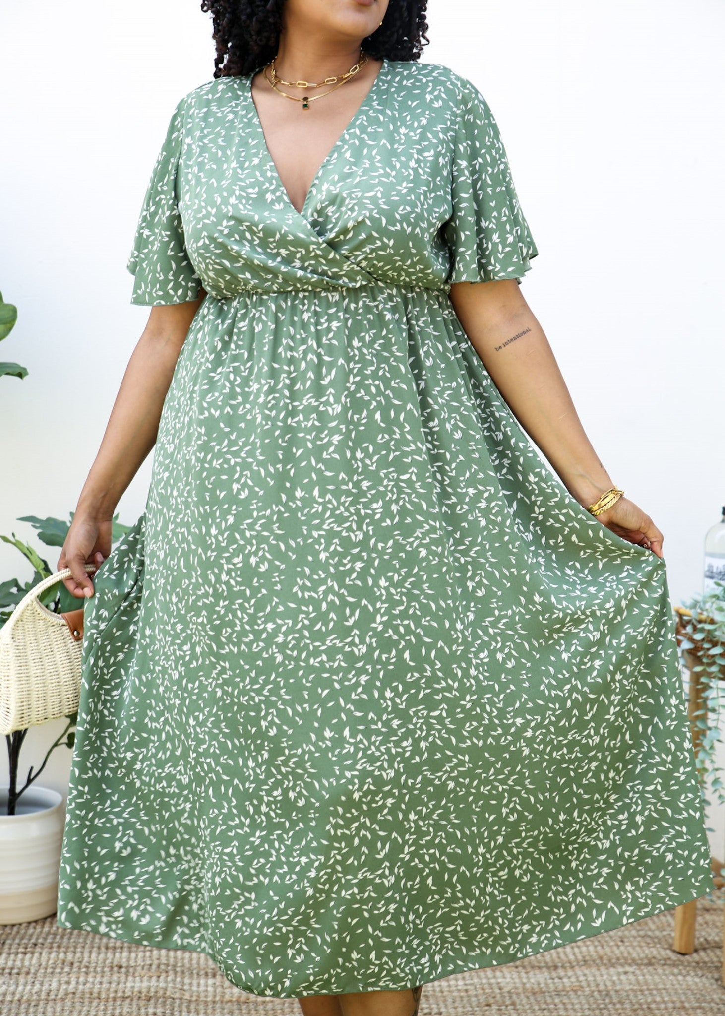 Vestido largo cruzado con estampado floral blanco y escote en V de talla grande 