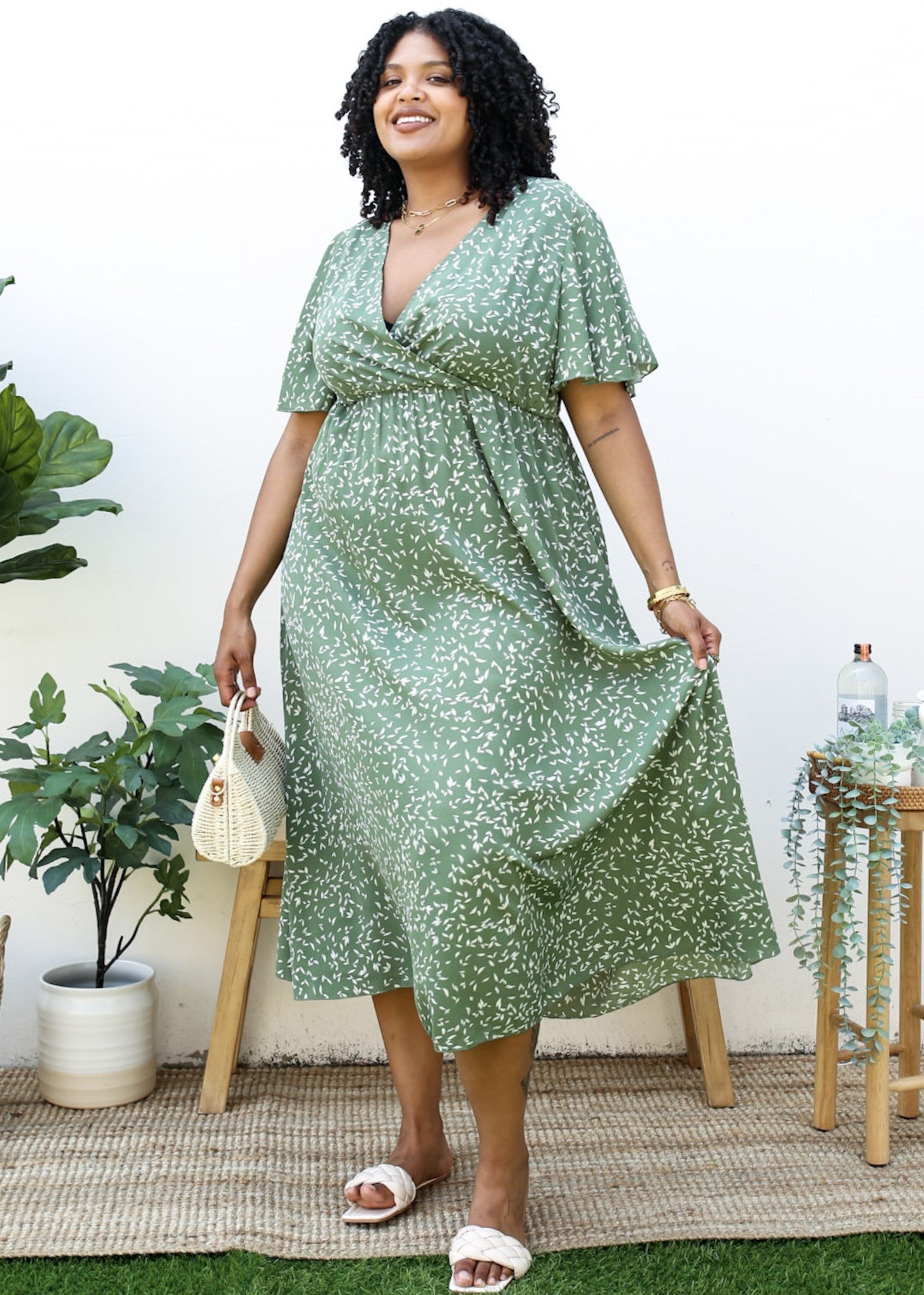 Vestido largo cruzado con estampado floral blanco y escote en V de talla grande 