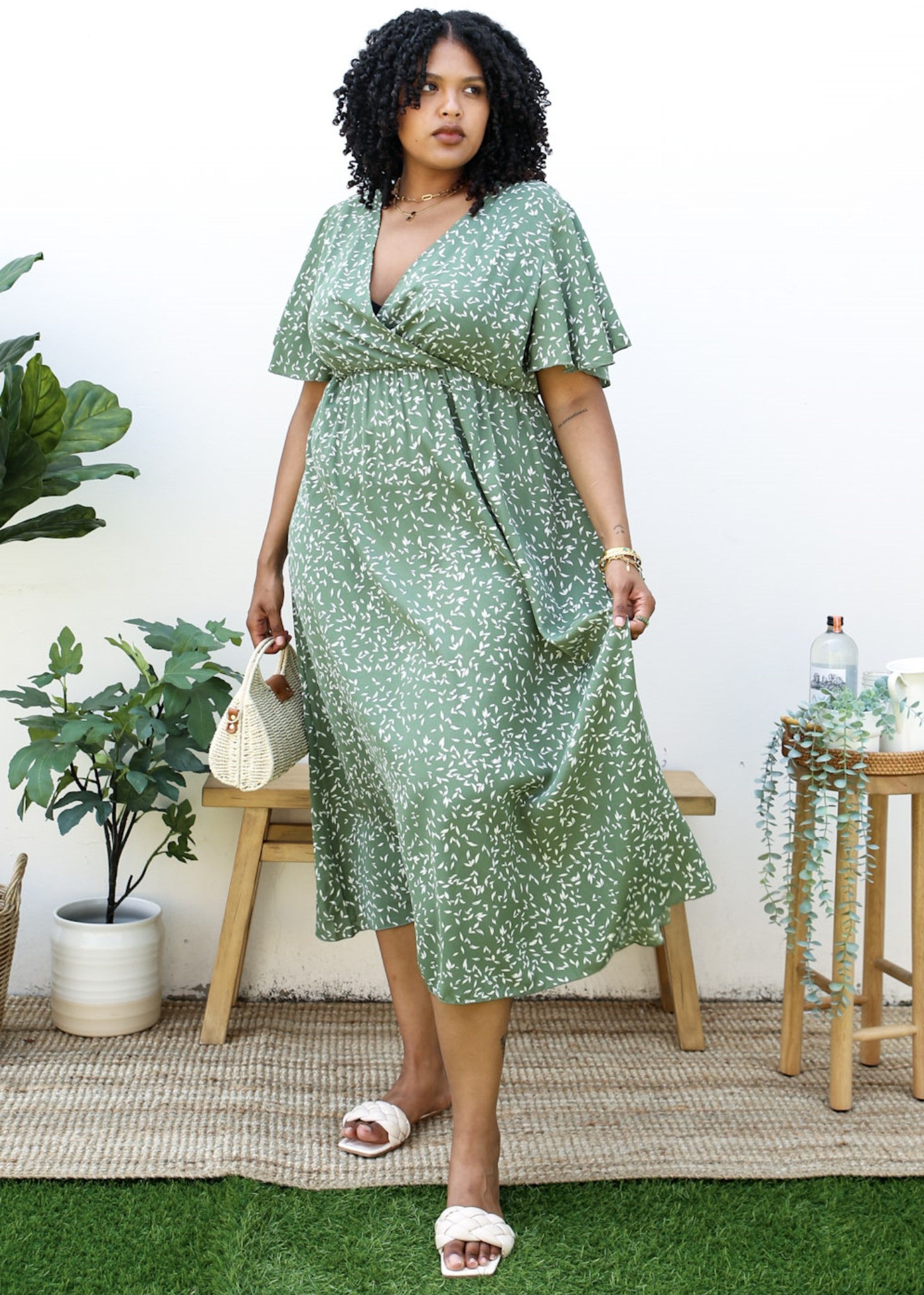 Vestido largo cruzado con estampado floral blanco y escote en V de talla grande 