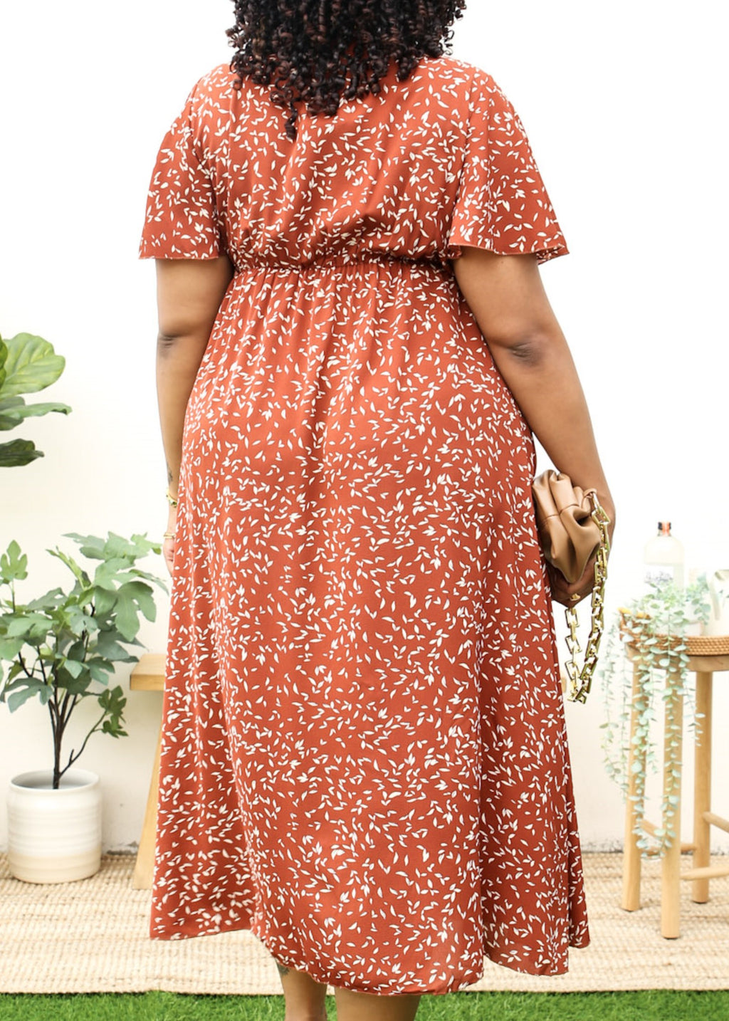 Vestido largo cruzado con estampado floral blanco y escote en V de talla grande 