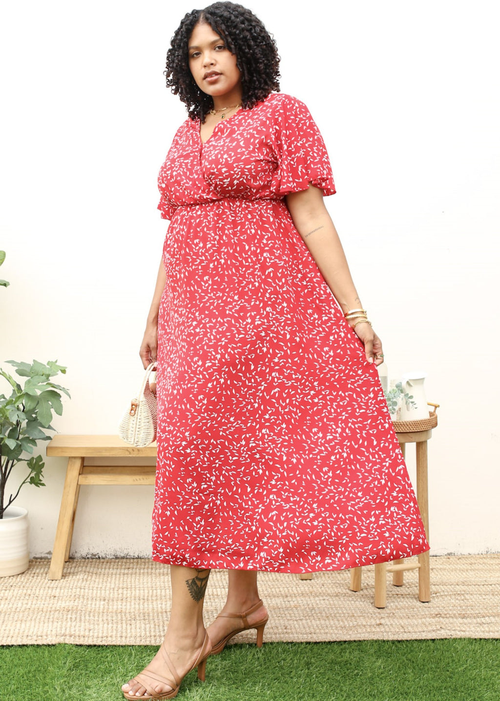 Vestido largo cruzado con estampado floral blanco y escote en V de talla grande 