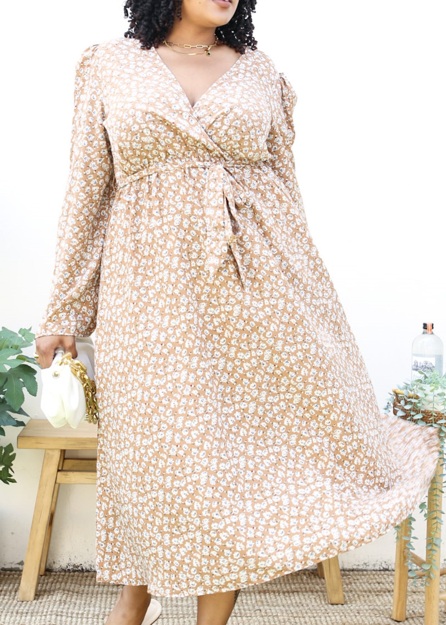 Vestido largo fluido cruzado con estampado de cachemira en talla grande 