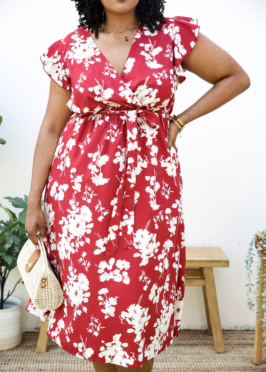 Vestido largo cruzado con estampado floral tropical y mangas con volantes en talla grande 