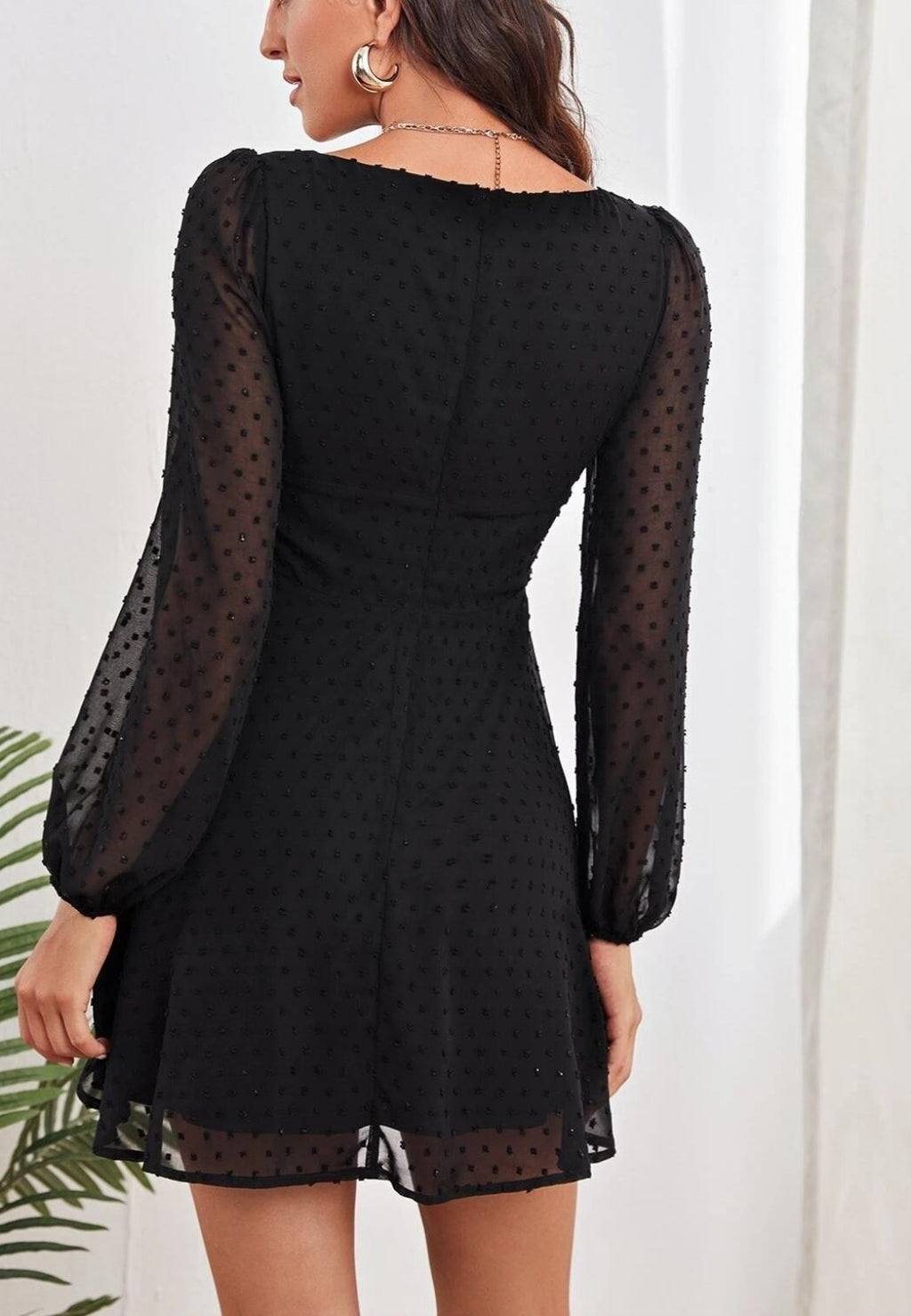 Vestido de escote cuadrado y busto fruncido