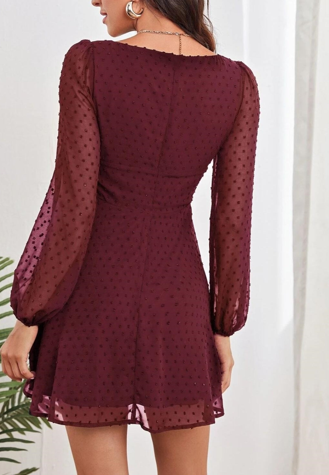 Vestido de escote cuadrado y busto fruncido