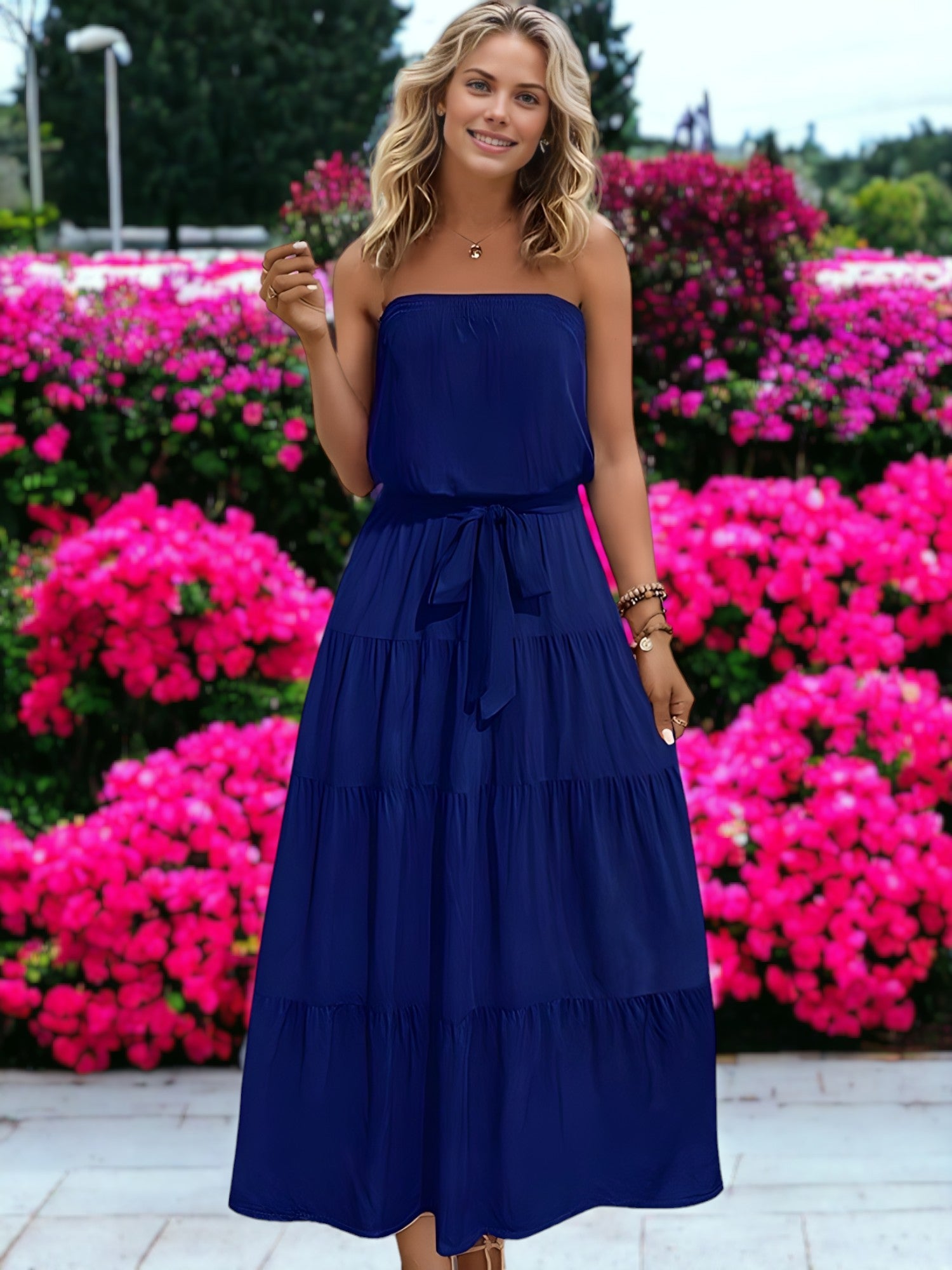 Vestido largo de verano sin tirantes, con lazo en la cintura y volantes