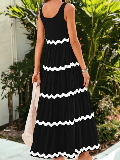 Vestido largo de verano sin mangas con escote redondo, capas, volantes y ribete ondulado