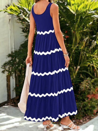 Vestido largo de verano sin mangas con escote redondo, capas, volantes y ribete ondulado