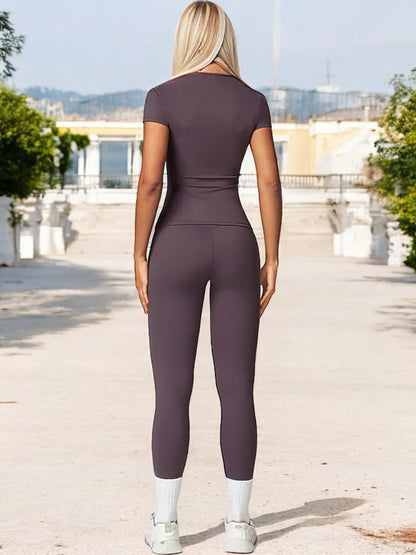 Women's Short Sleeve Fitted Round Neck Top
