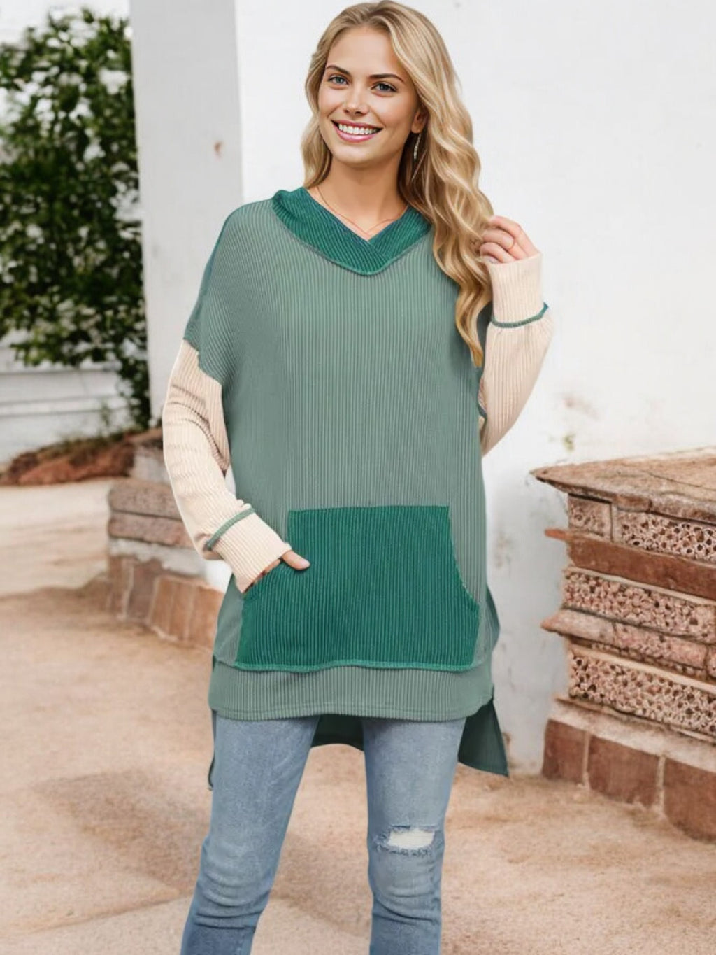 Color Block V-Neck Sweater with Long Sleeves and Front Pocket