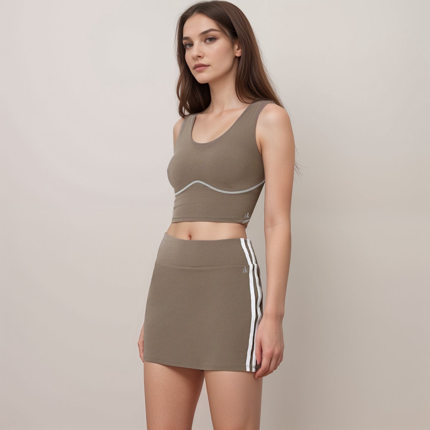 Anna-Kaci Active Women's Seamless V-Neck Crop Top with Contour Stitching and Contrast Piping Detail