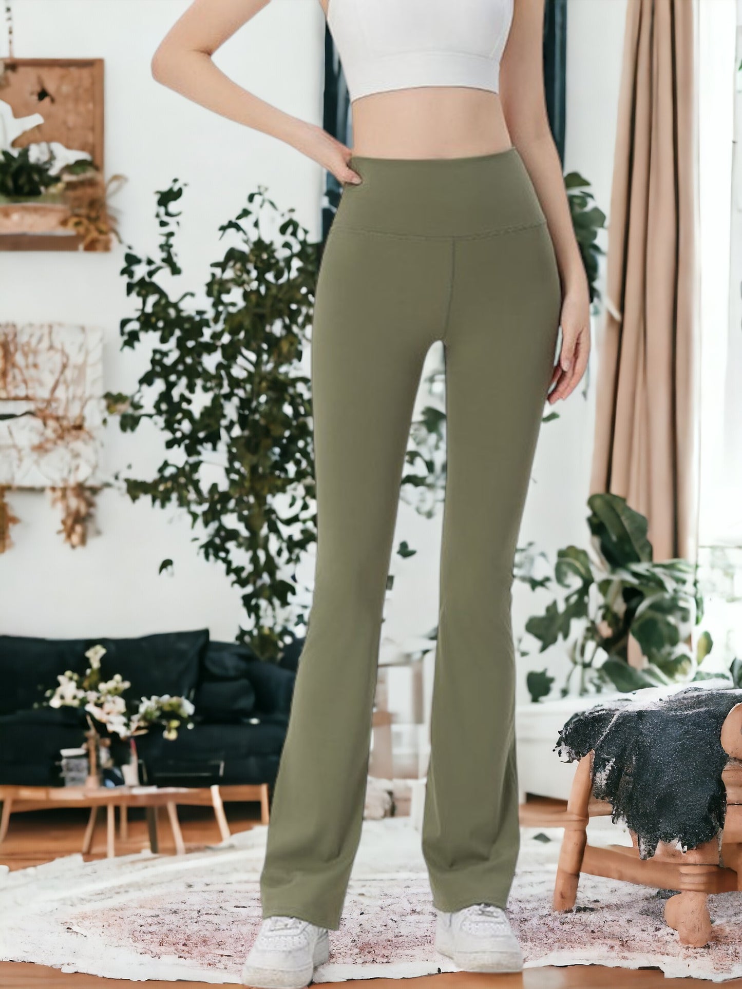 Pantalones de entrenamiento fitness con bolsillos y microacampanados