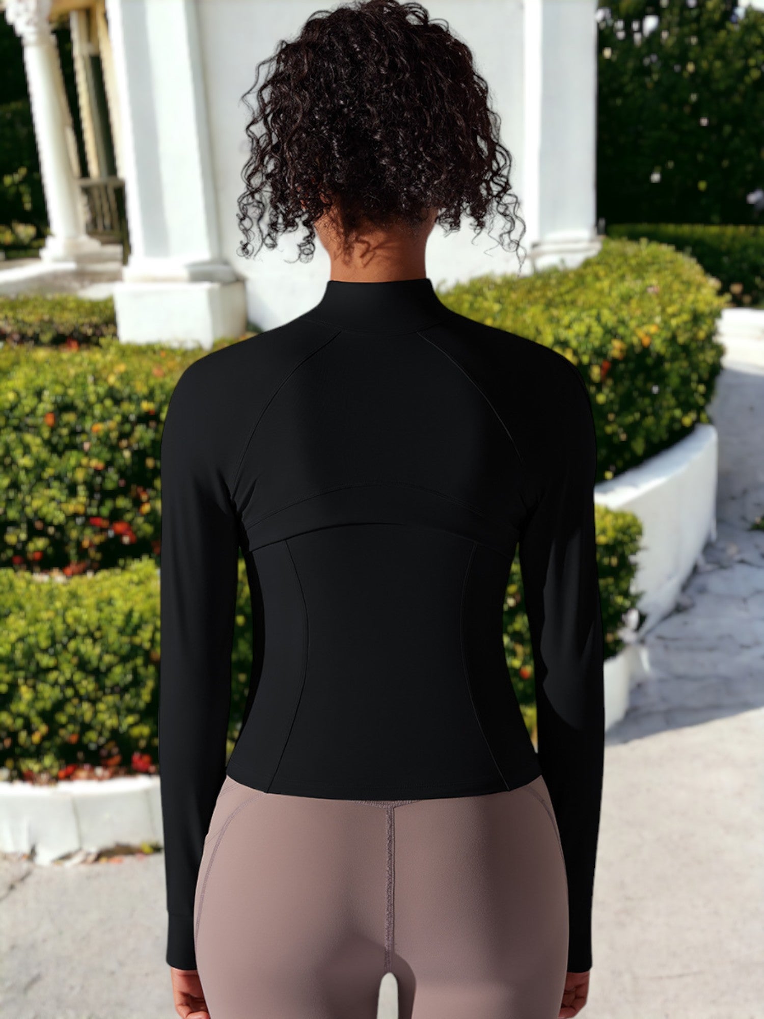 Breathable Stand Up Collar Long Sleeved Zippered Sports Top