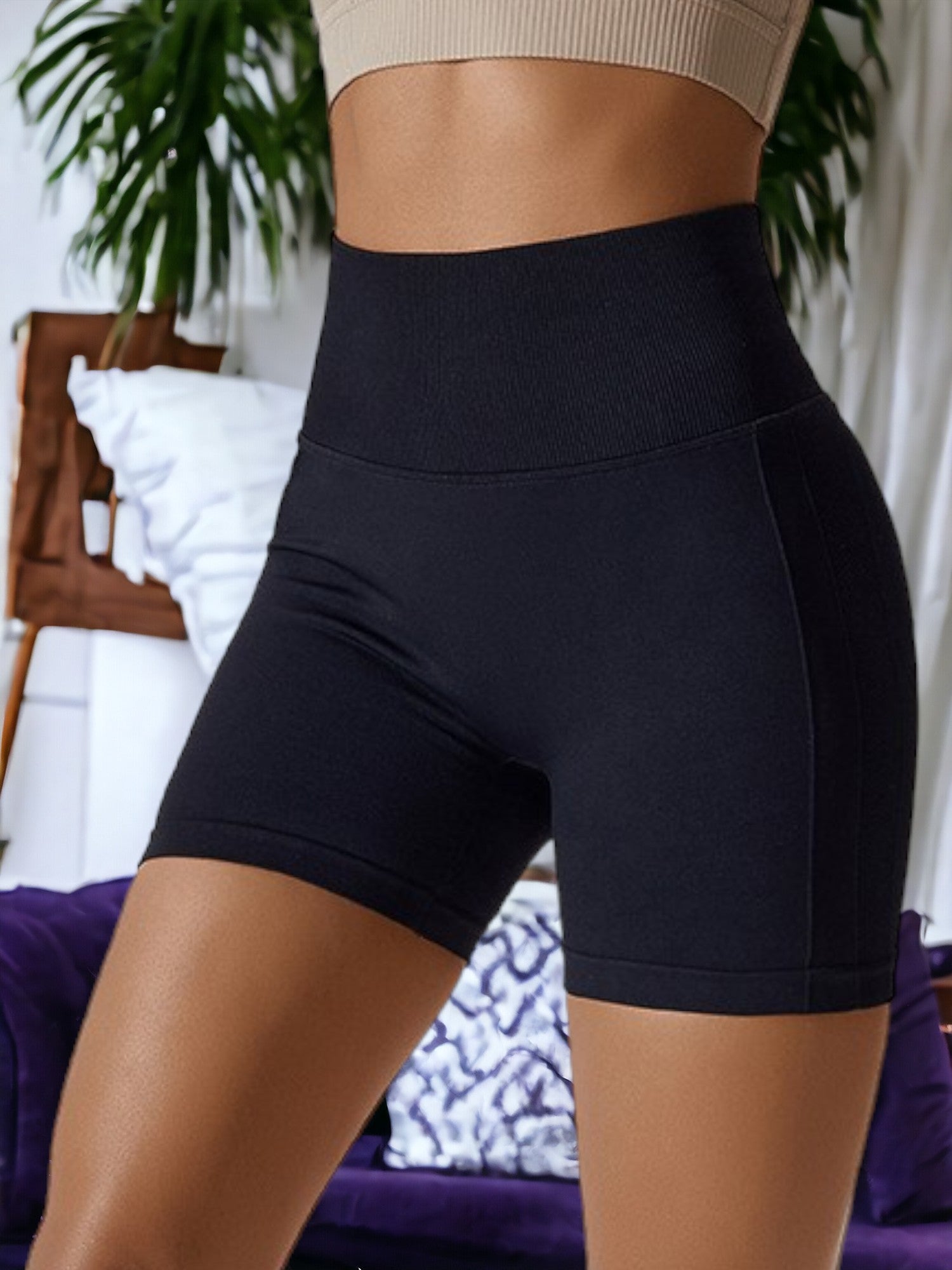 Pantalones cortos deportivos ajustados de cintura alta que realzan la cadera