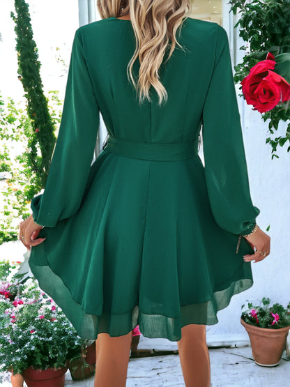 Elegante vestido de gasa de manga larga
