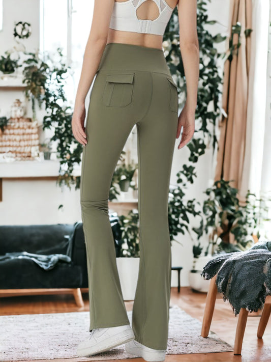 Pantalones de entrenamiento fitness con bolsillos y microacampanados