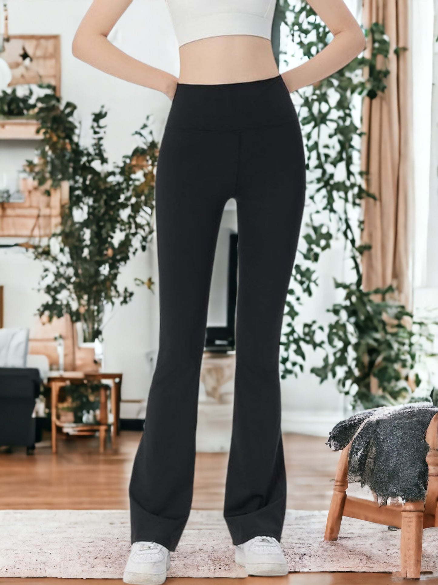 Pantalones de entrenamiento fitness con bolsillos y microacampanados