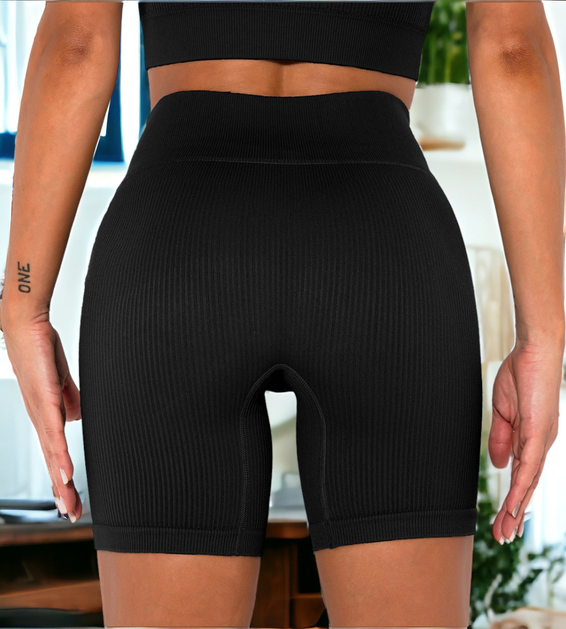 Pantalones cortos de yoga con costuras roscadas en la cadera