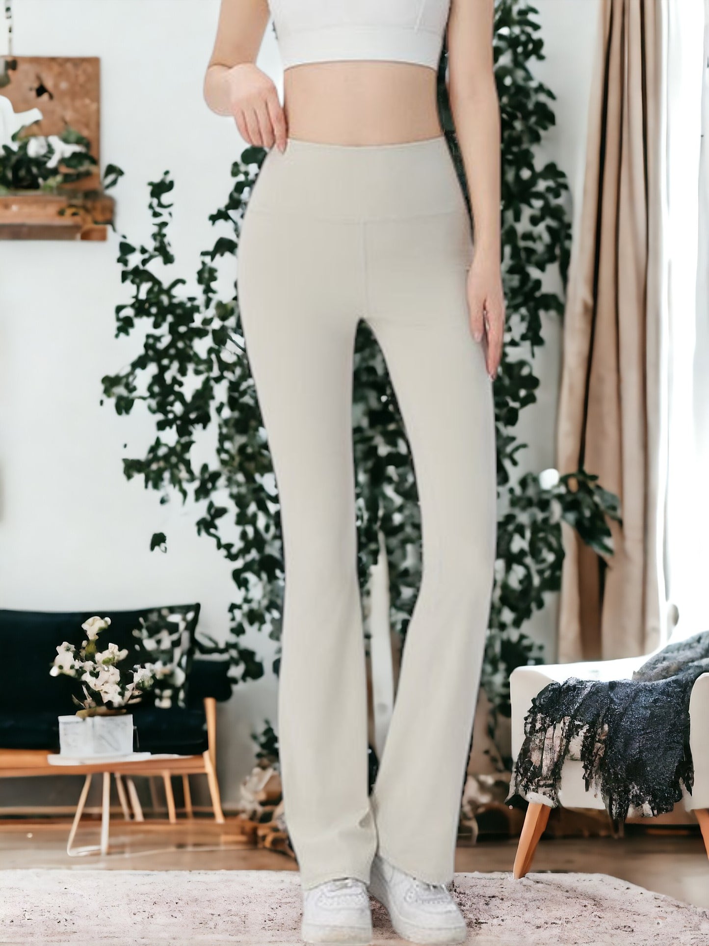 Pantalones de entrenamiento fitness con bolsillos y microacampanados