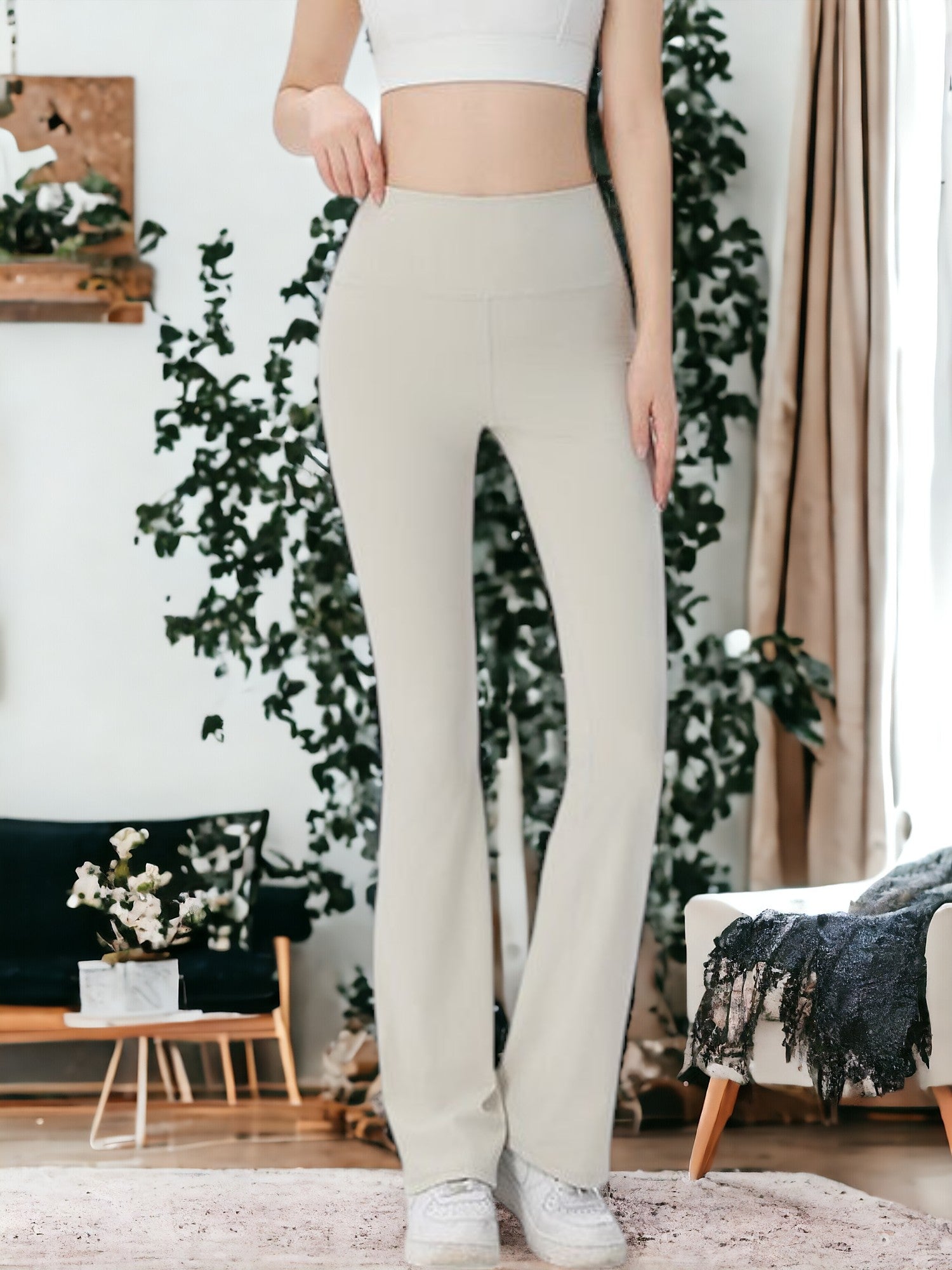 Pantalones de entrenamiento fitness con bolsillos y microacampanados