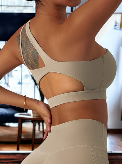 Sujetador de yoga de compresión de un solo hombro con diseño oblicuo