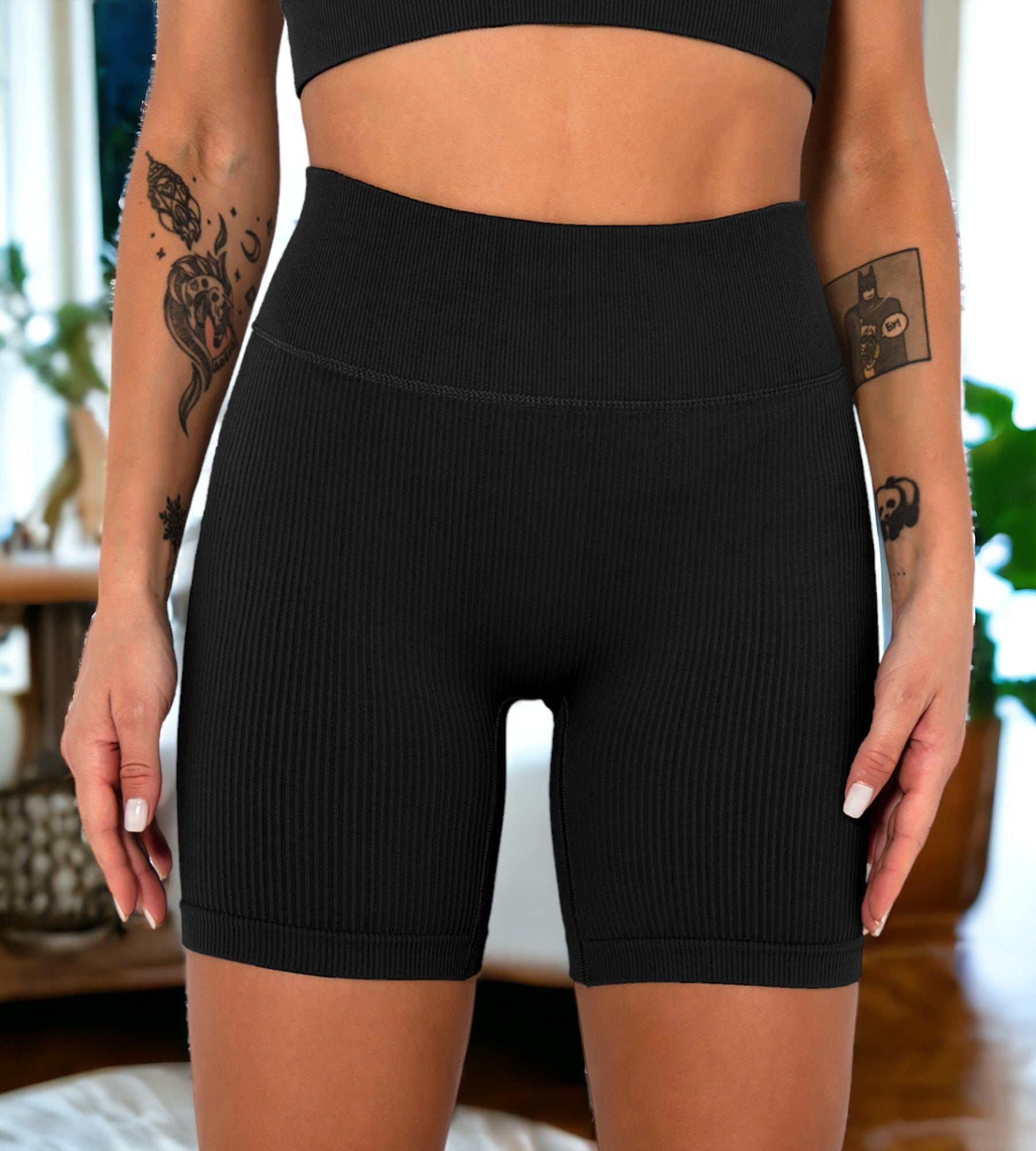 Pantalones cortos de yoga con costuras roscadas en la cadera