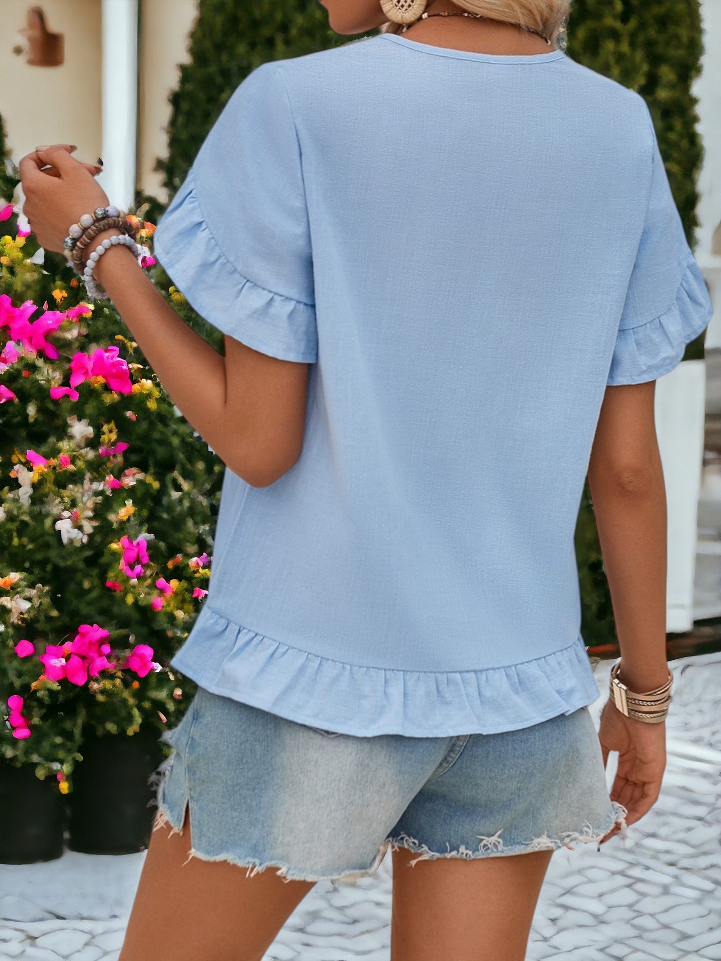 Blusa informal con escote en V y mangas cortas con volantes para mujer