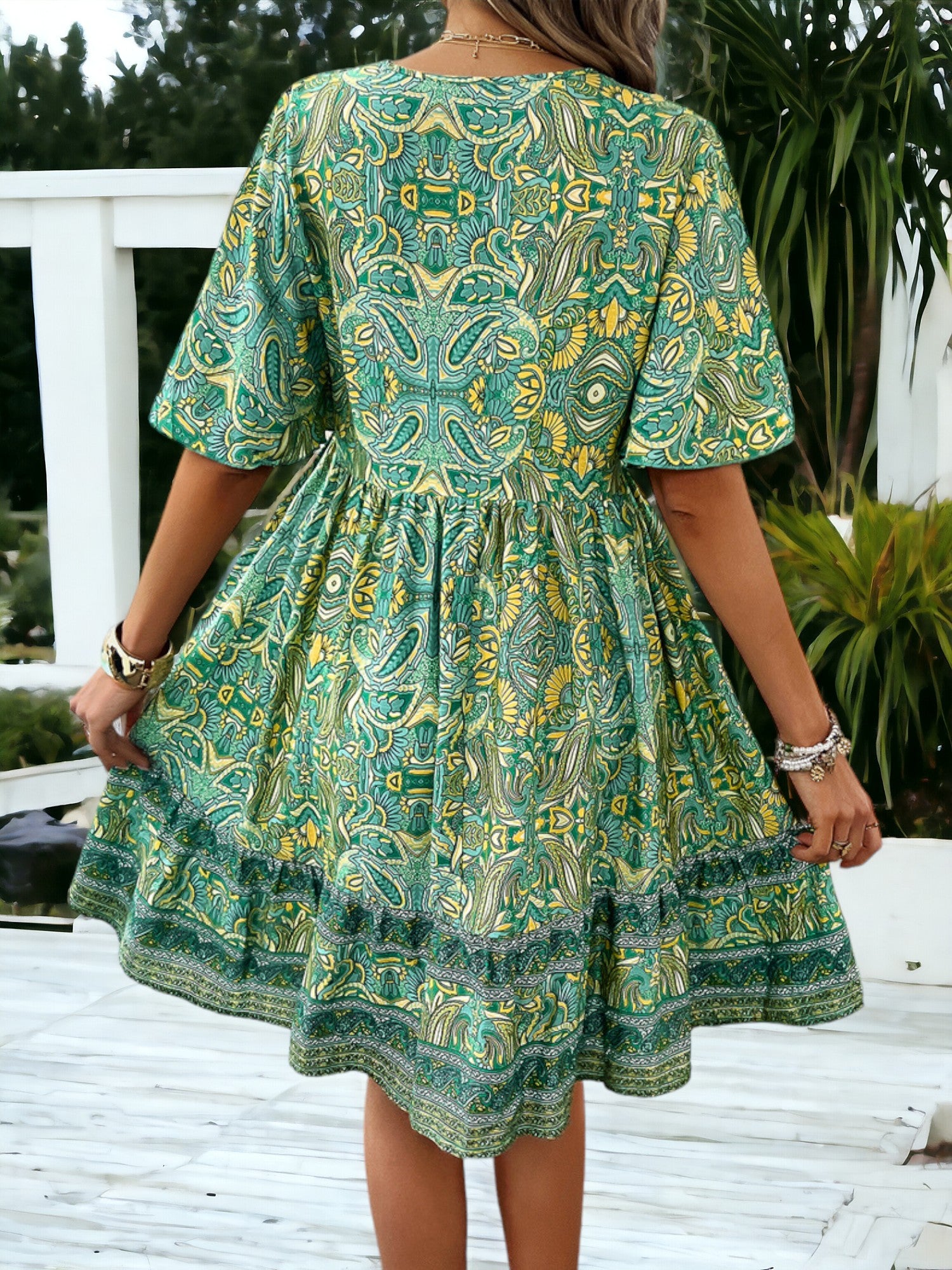 Vestido casual estampado con cuello en V a la moda