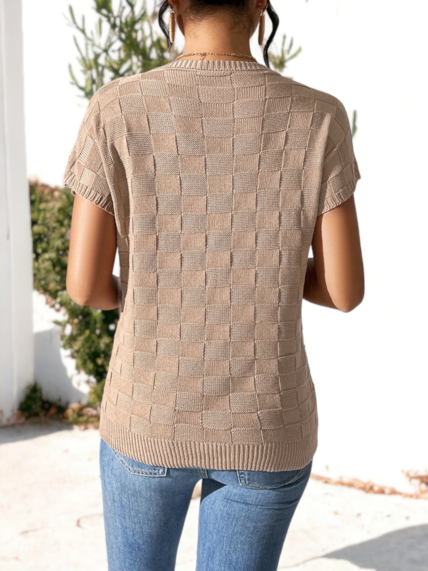 Knitted Square Texture Pattern Round Neck Shirt With Side Pocket Detail