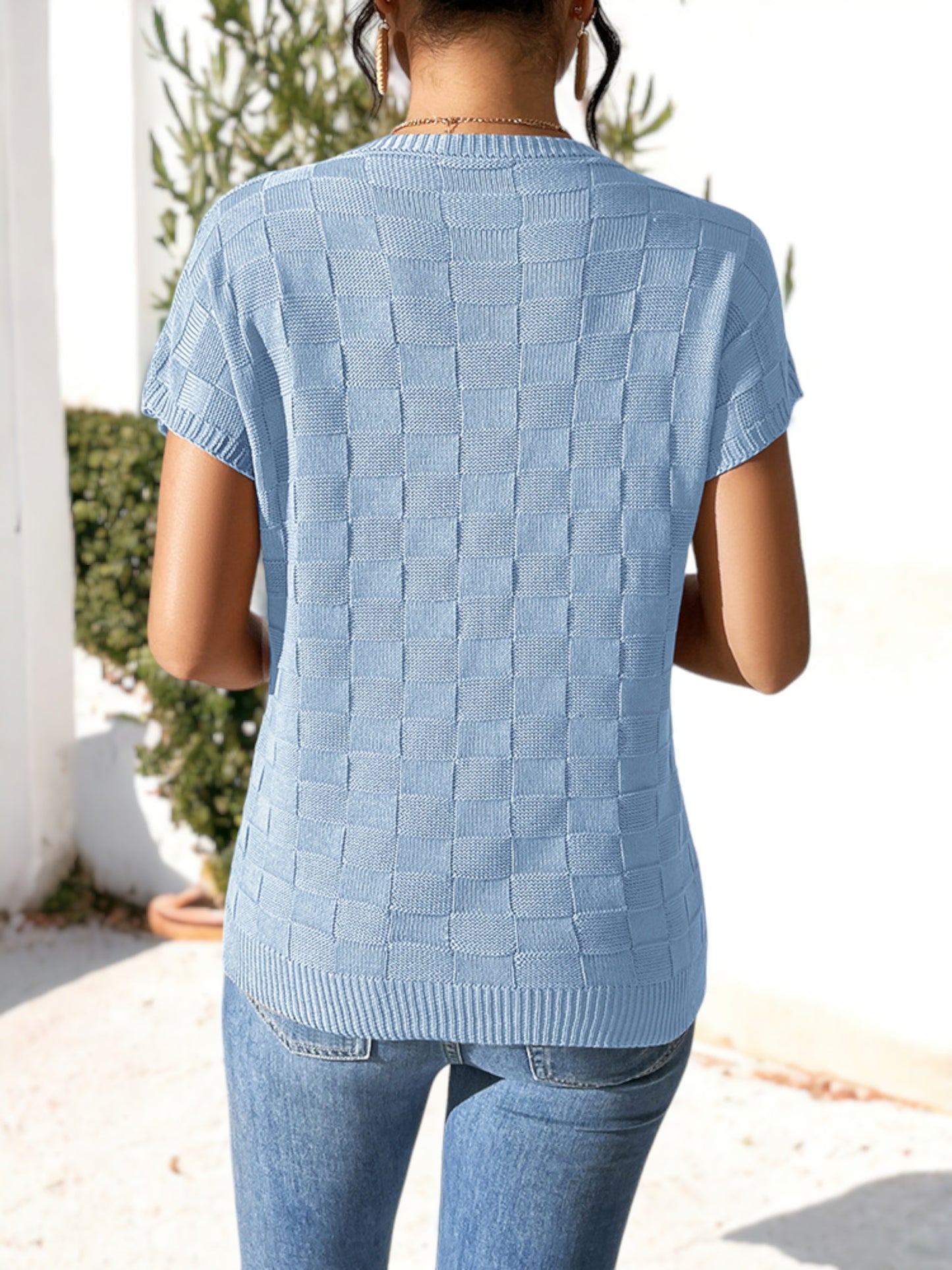 Knitted Square Texture Pattern Round Neck Shirt With Side Pocket Detail