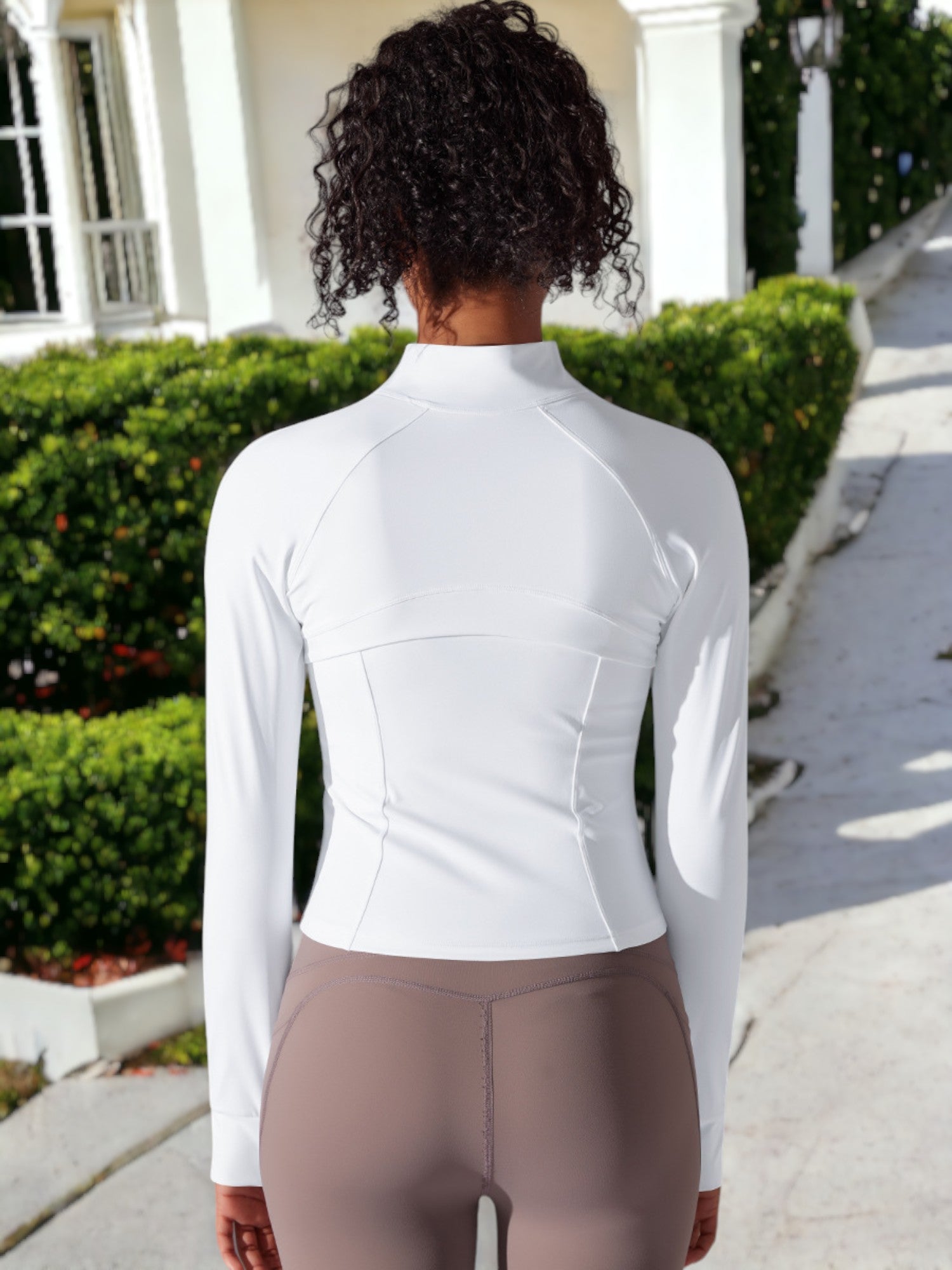 Breathable Stand Up Collar Long Sleeved Zippered Sports Top