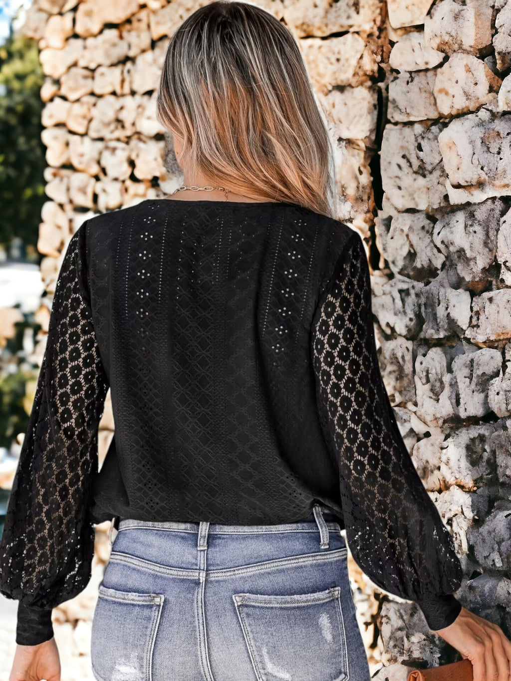 Blusa informal de manga larga con escote en V y encaje cosido
