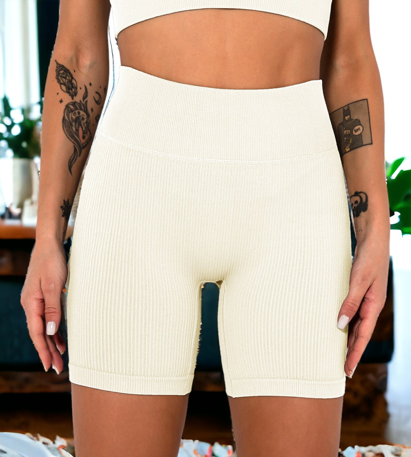 Pantalones cortos de yoga con costuras roscadas en la cadera