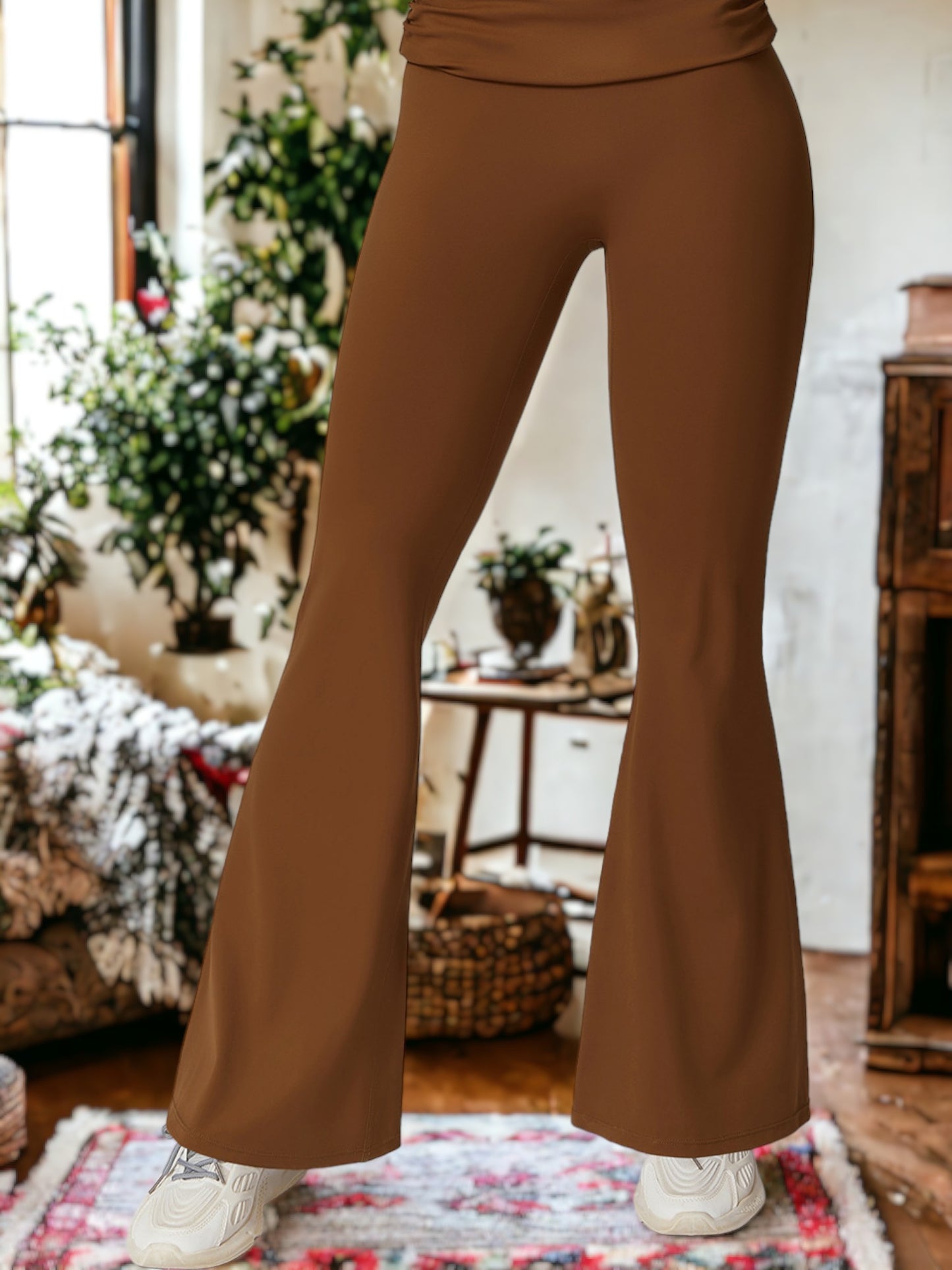 Pantalones ajustados de cintura alta que realzan los glúteos