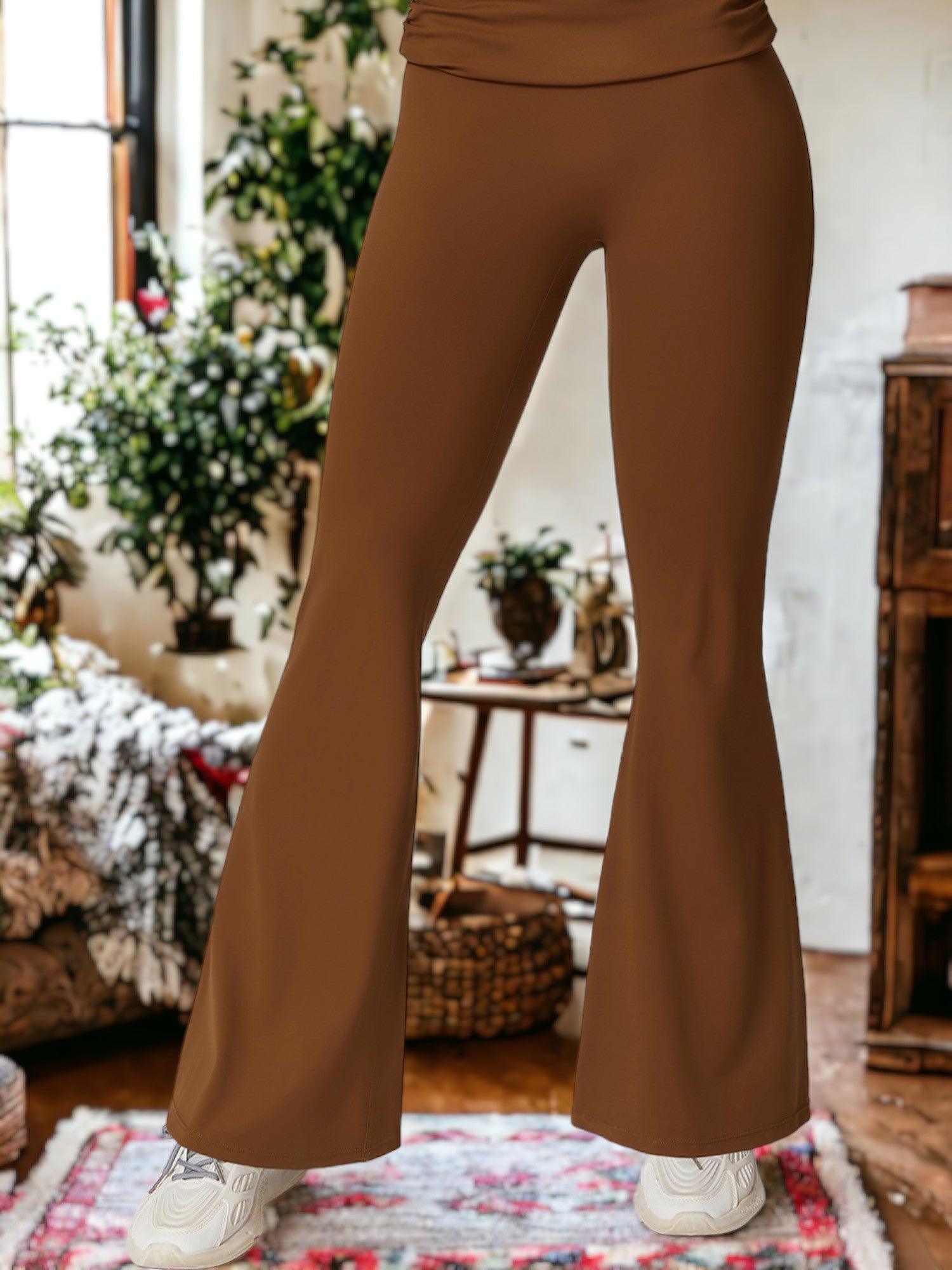 Pantalones ajustados de cintura alta que realzan los glúteos